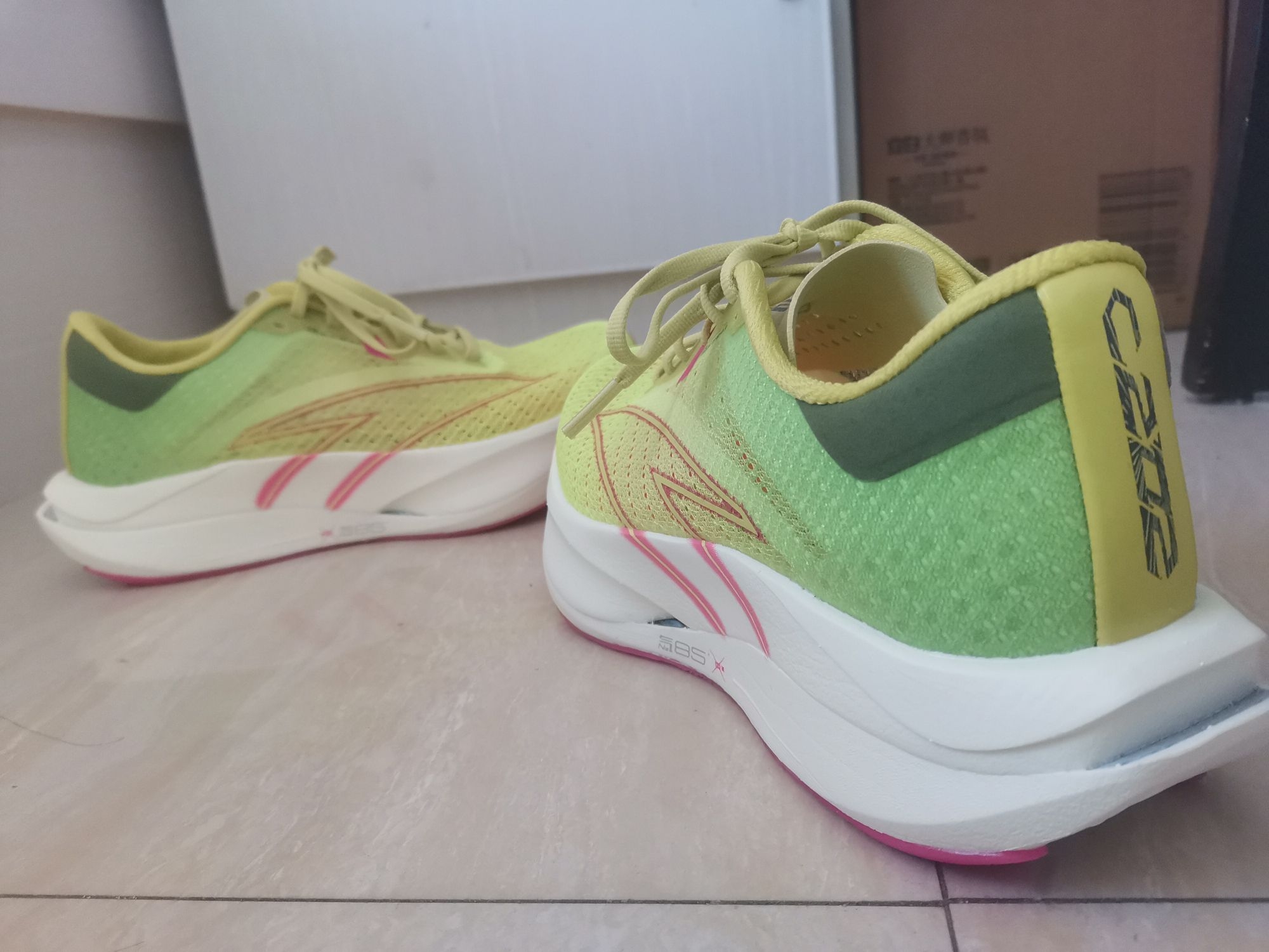 👟球鞋名称：

📌是否偏码【偏大/不偏码
