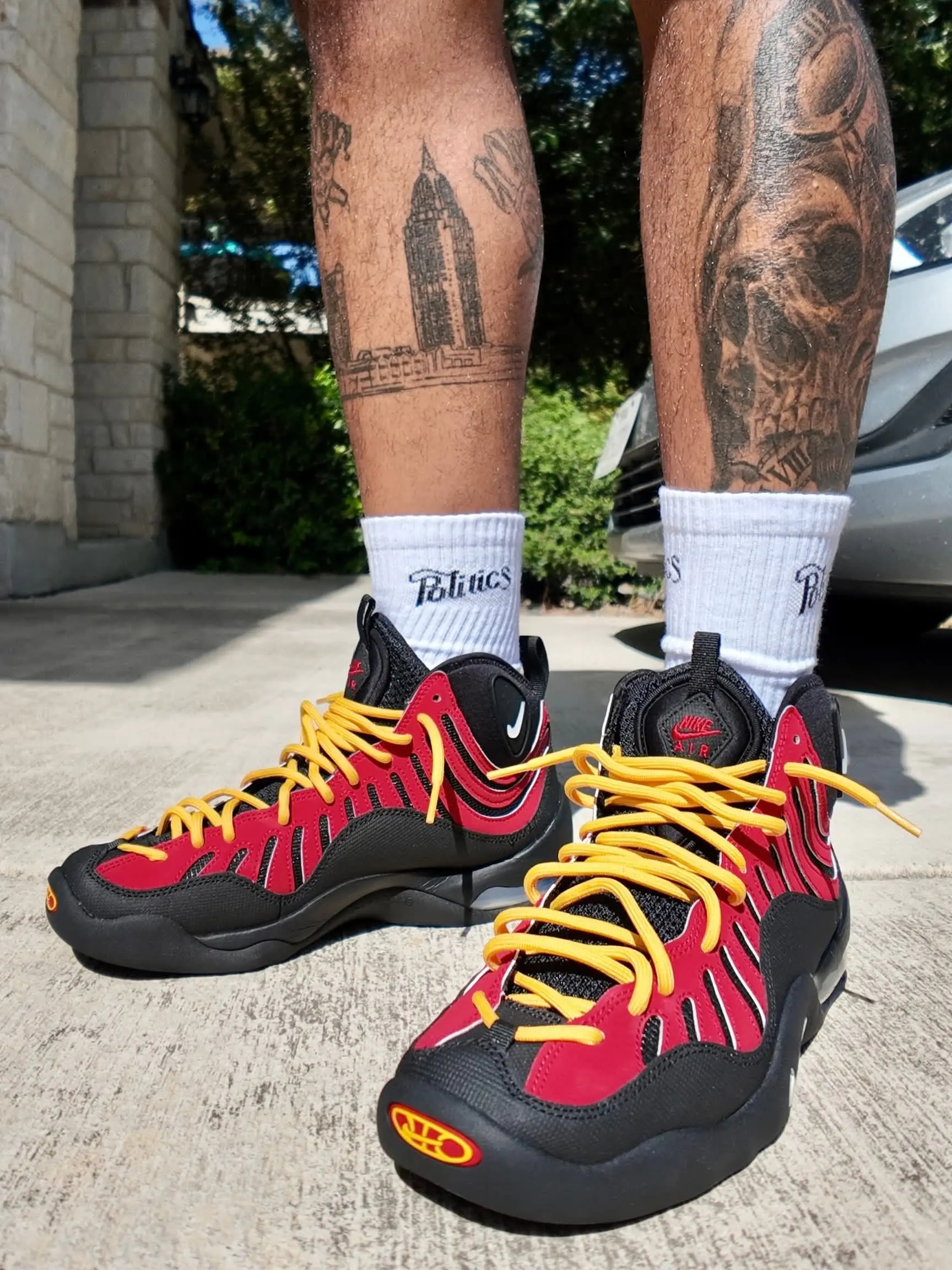哈达威战靴复刻!Nike Air Bakin黑红黄鞋带,复古篮球上脚