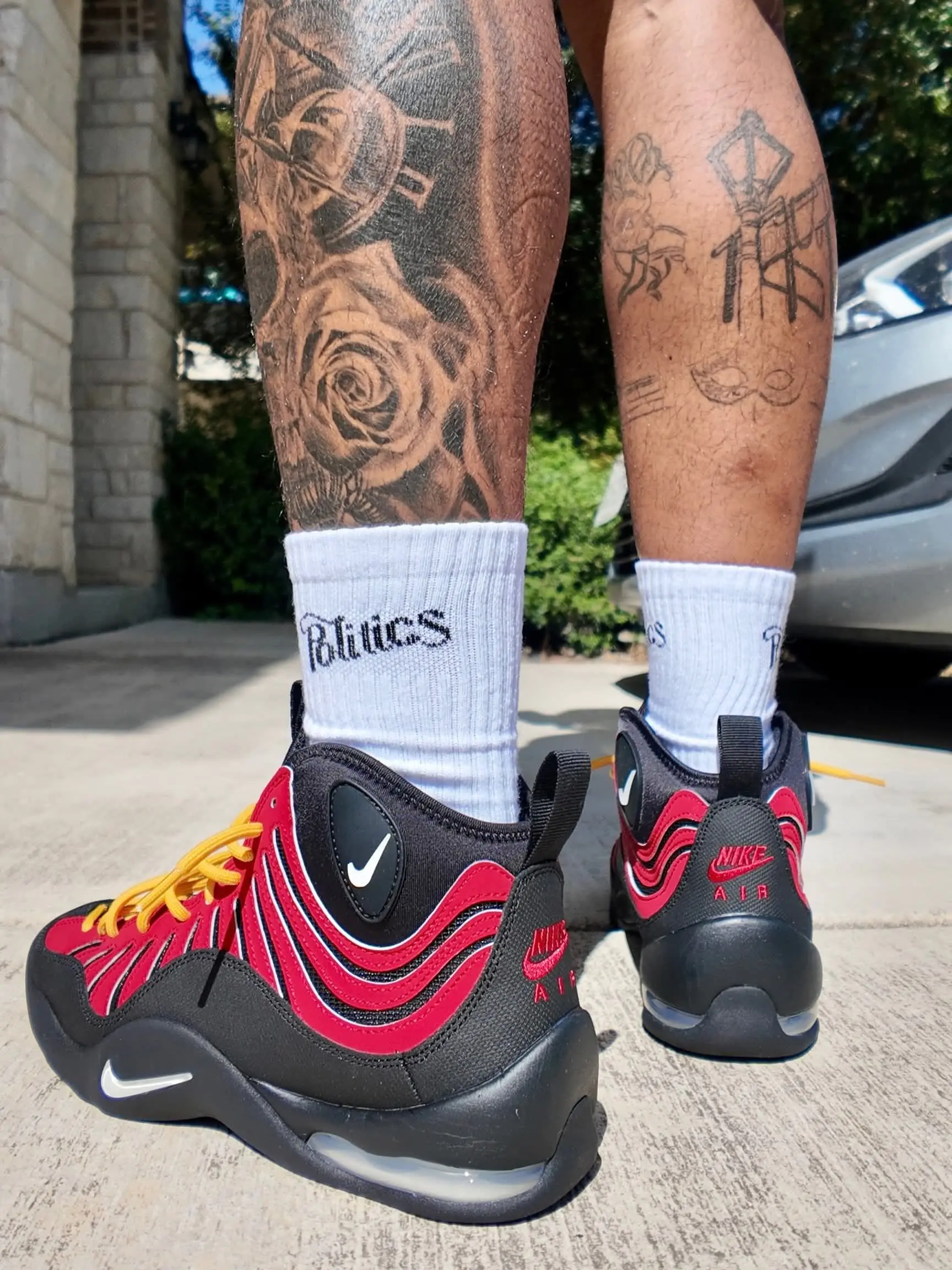 哈达威战靴复刻!Nike Air Bakin黑红黄鞋带,复古篮球上脚