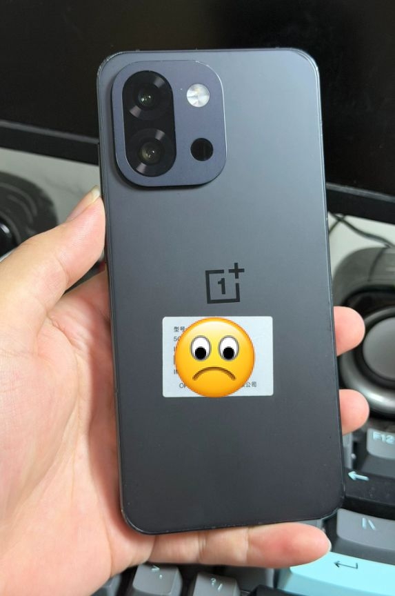 三台骁龙8至尊版机型怎么选?一台主打2K越级屏、一台主打游戏散热续航、一台主打小屏手感