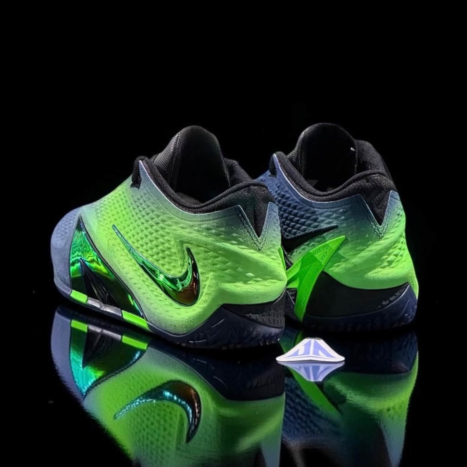 极光渐变🌌Nike JA4莫兰特4代蓝绿幻彩配色解析