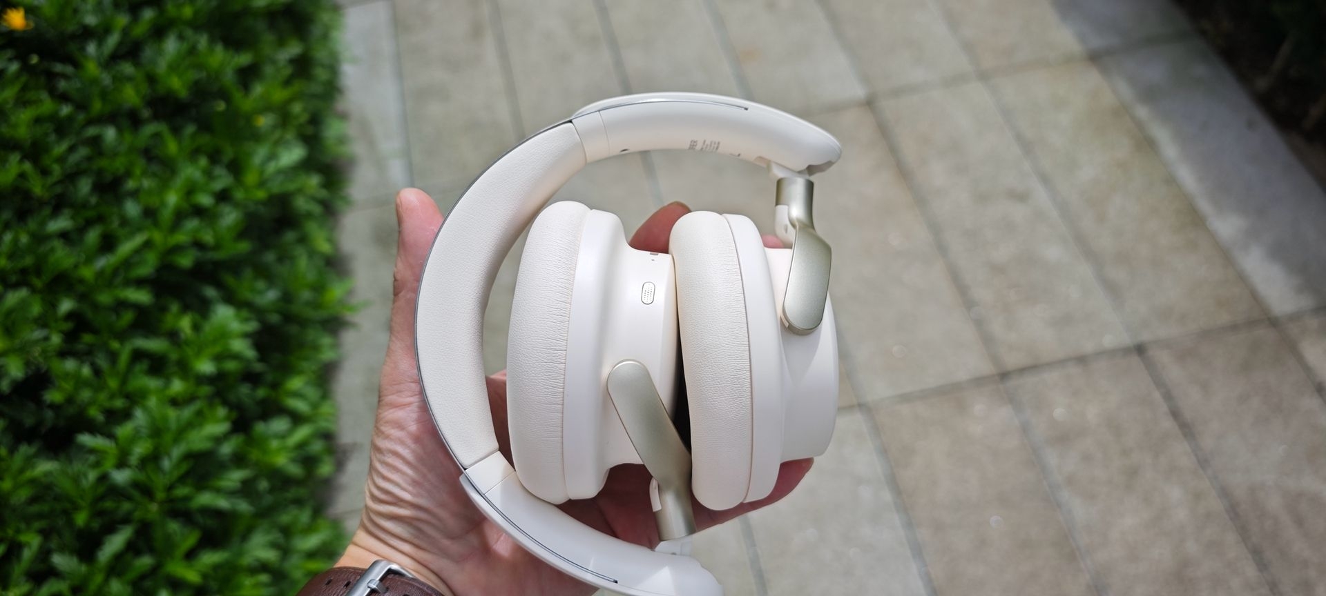 深度降噪、AI 加持、大振膜,开学带上它 —— 漫步者 FIT900NB Turbo 主动降噪耳机