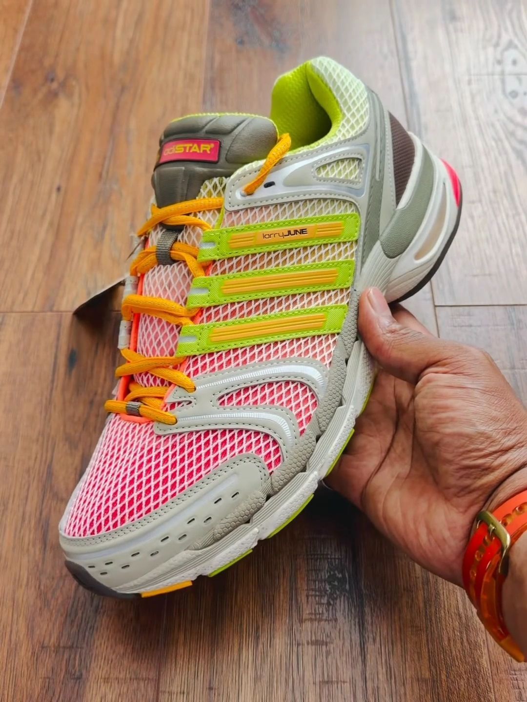Adidas Adistar XLG｜千禧机能复古跑鞋 配置与市场定位解析