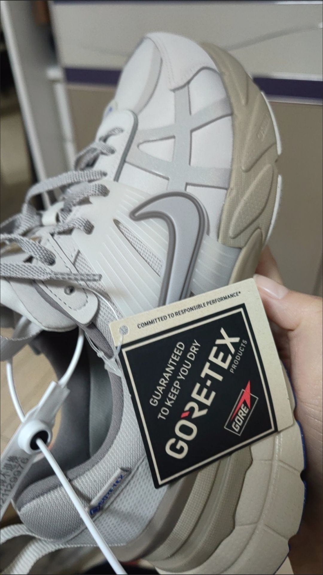 这双Nike Gore-Tex户外老爹鞋，颜值和实用性双在线✨