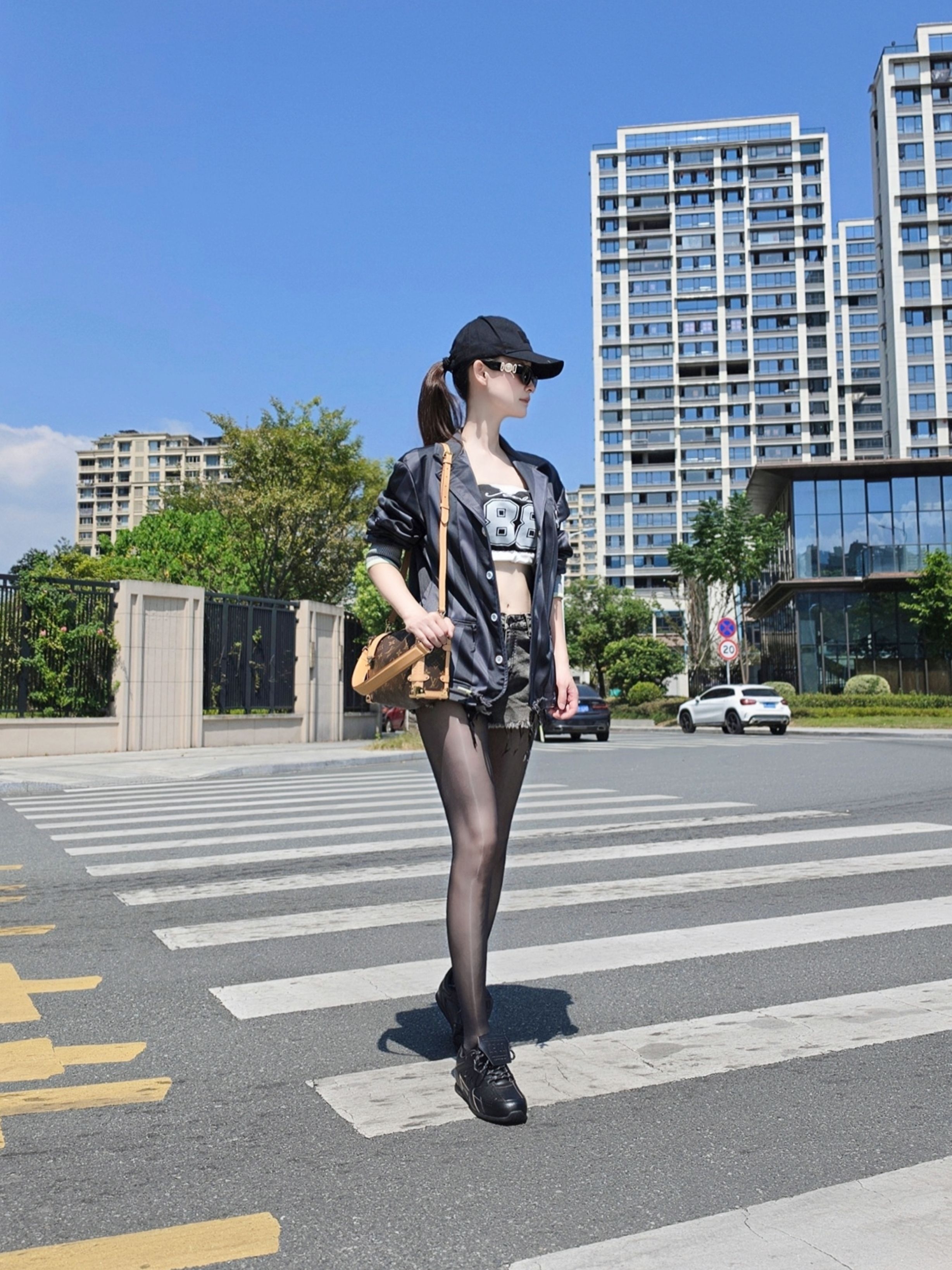 假期穿搭抄作业｜美式轻辣街头风Look～！
