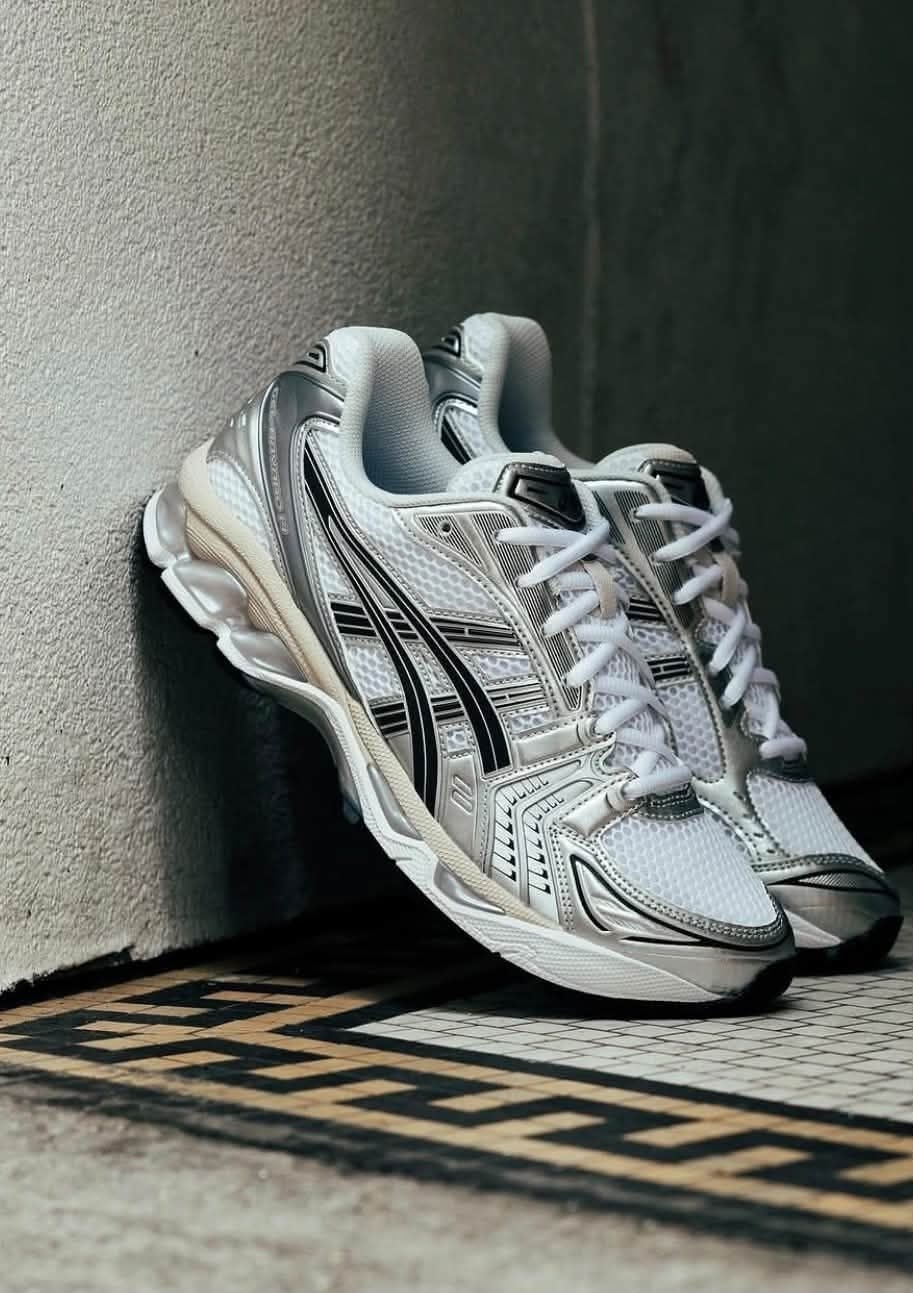 Asics K14银白实测，千禧风复古跑鞋优缺点解析