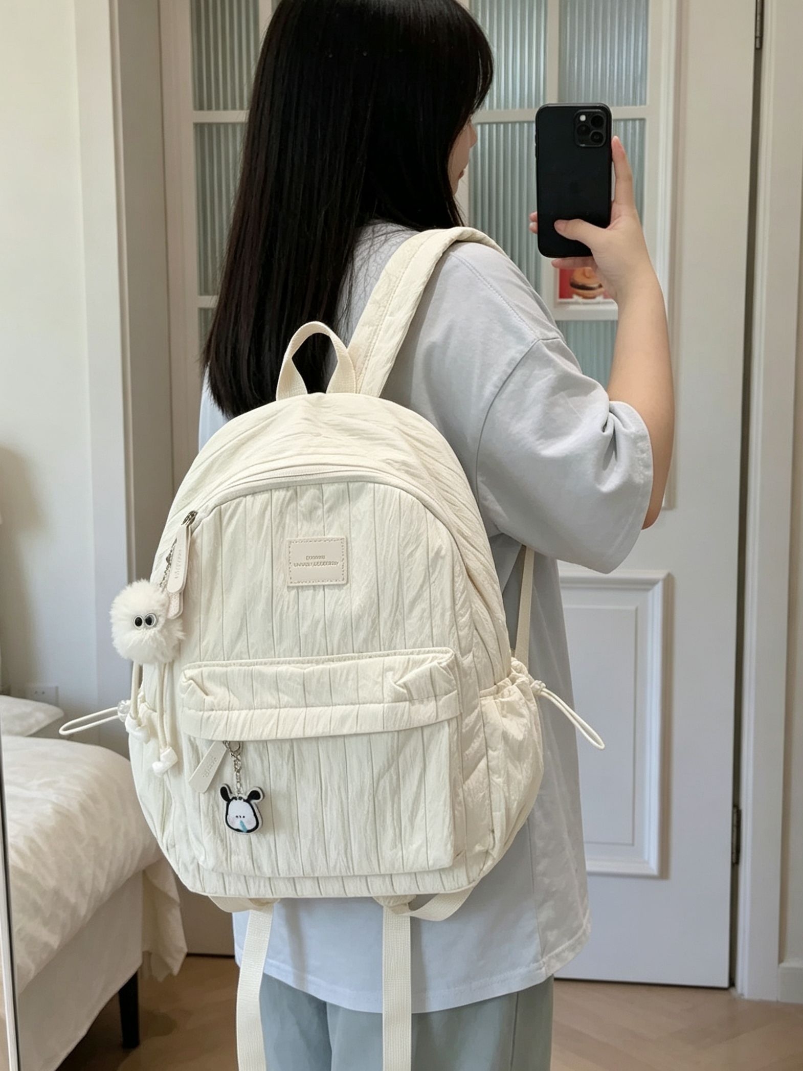 轻盈小巧不压身,女生背超轻便