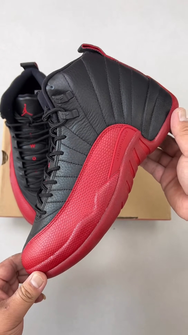 AJ12黑红流感红｜经典公牛配色，复古篮球鞋赏析