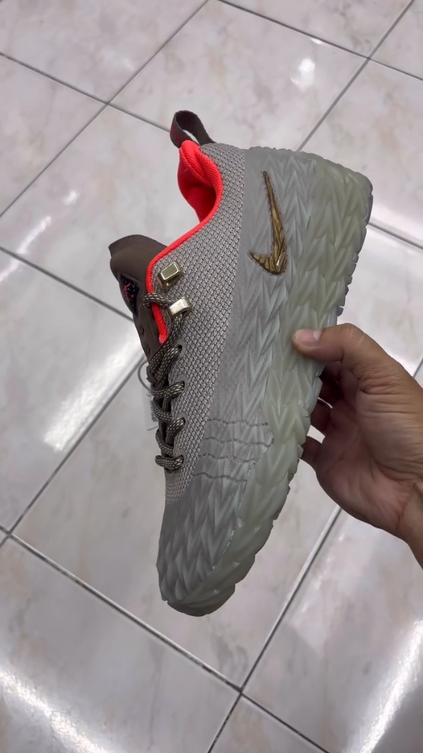 Nike ST Charge｜坎宁安一代荆棘大底，开箱实拍赏析