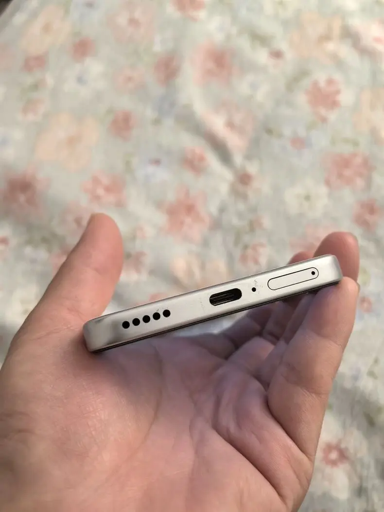 荣耀也下狠手了,骁龙6Gen4+8300mAh,价格跌至千元