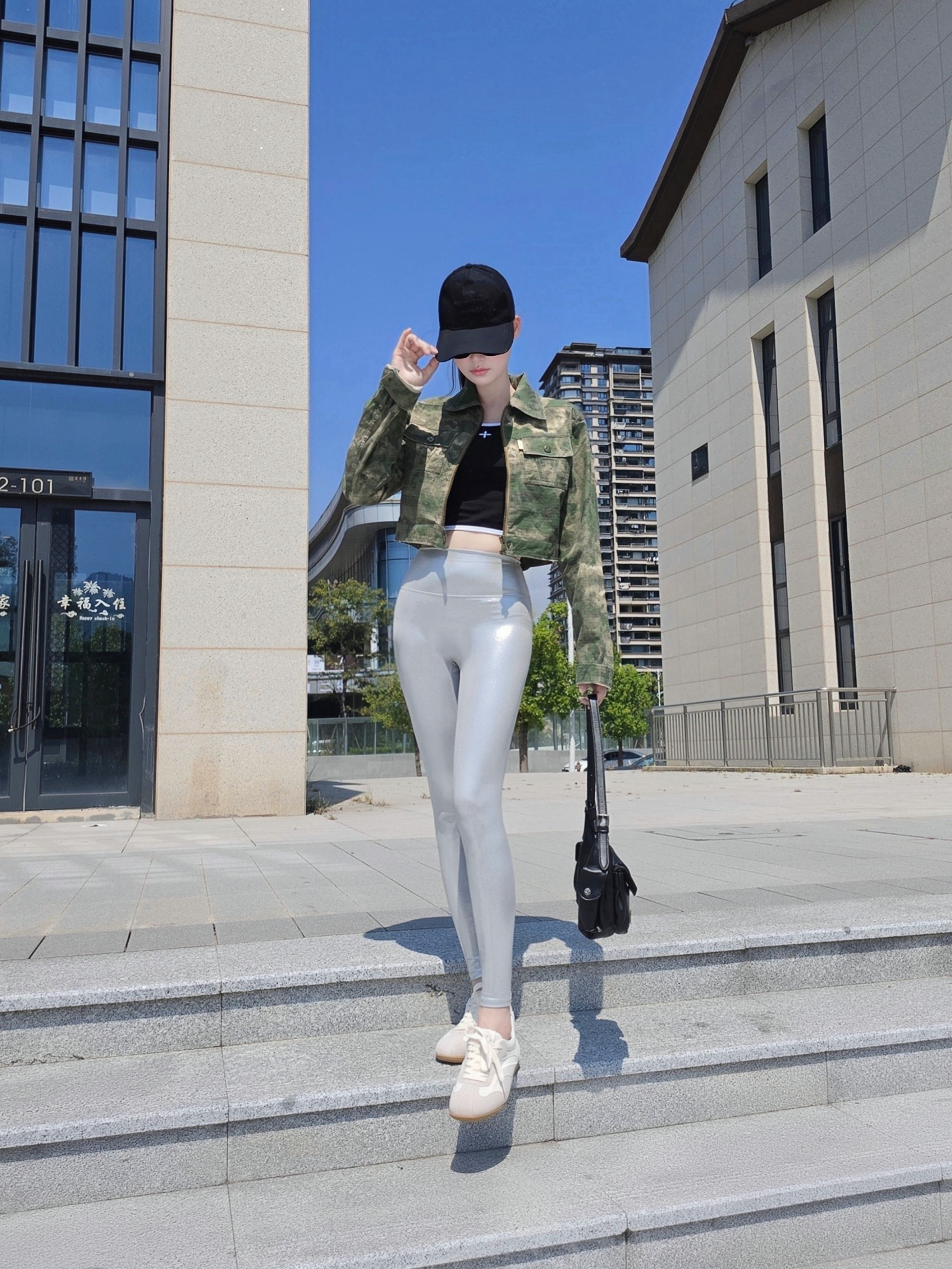 入秋复古工装穿搭｜解锁轻辣机能风Look～