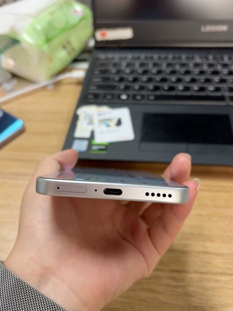 荣耀也下狠手了,骁龙6Gen4+8300mAh,价格跌至千元