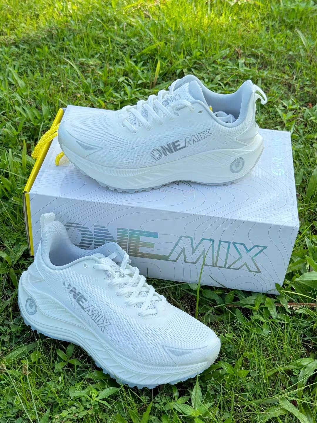  玩觅觅氧PRO跑鞋｜海浪白颜值封神🌊​. 长跑刚需！ONE MIX觅氧缓震跑鞋，轻便透