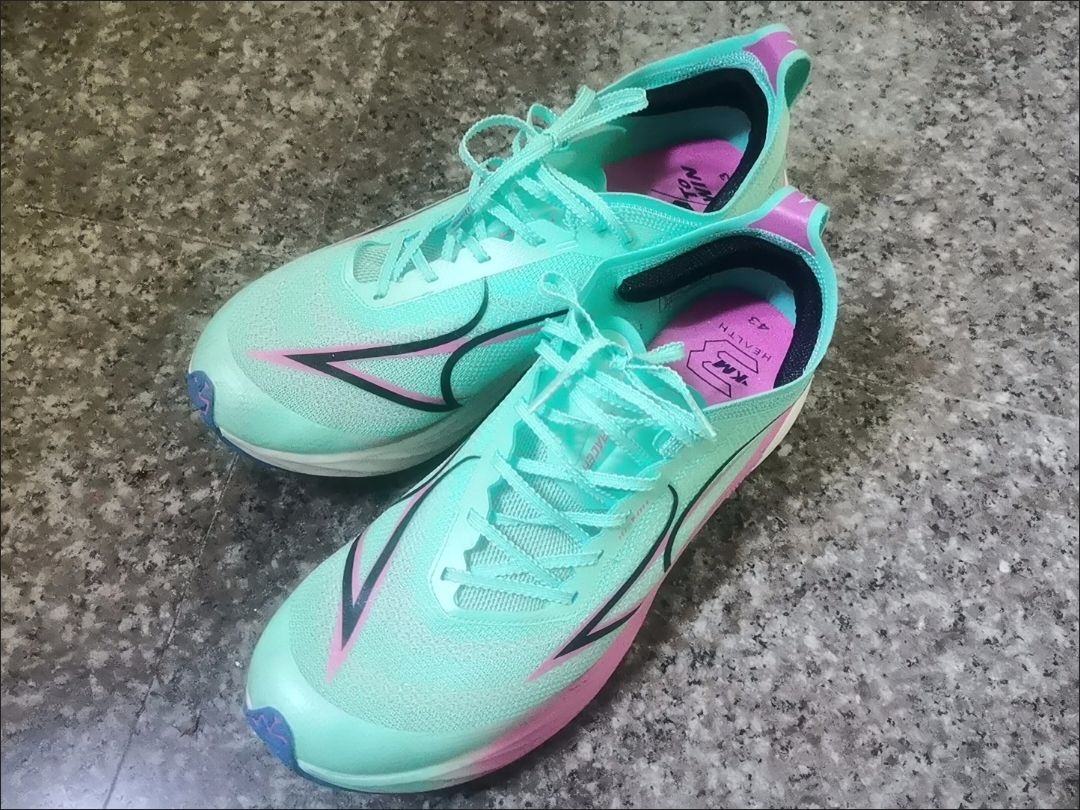 👟球鞋名称：km3

📌是否偏码【偏大/