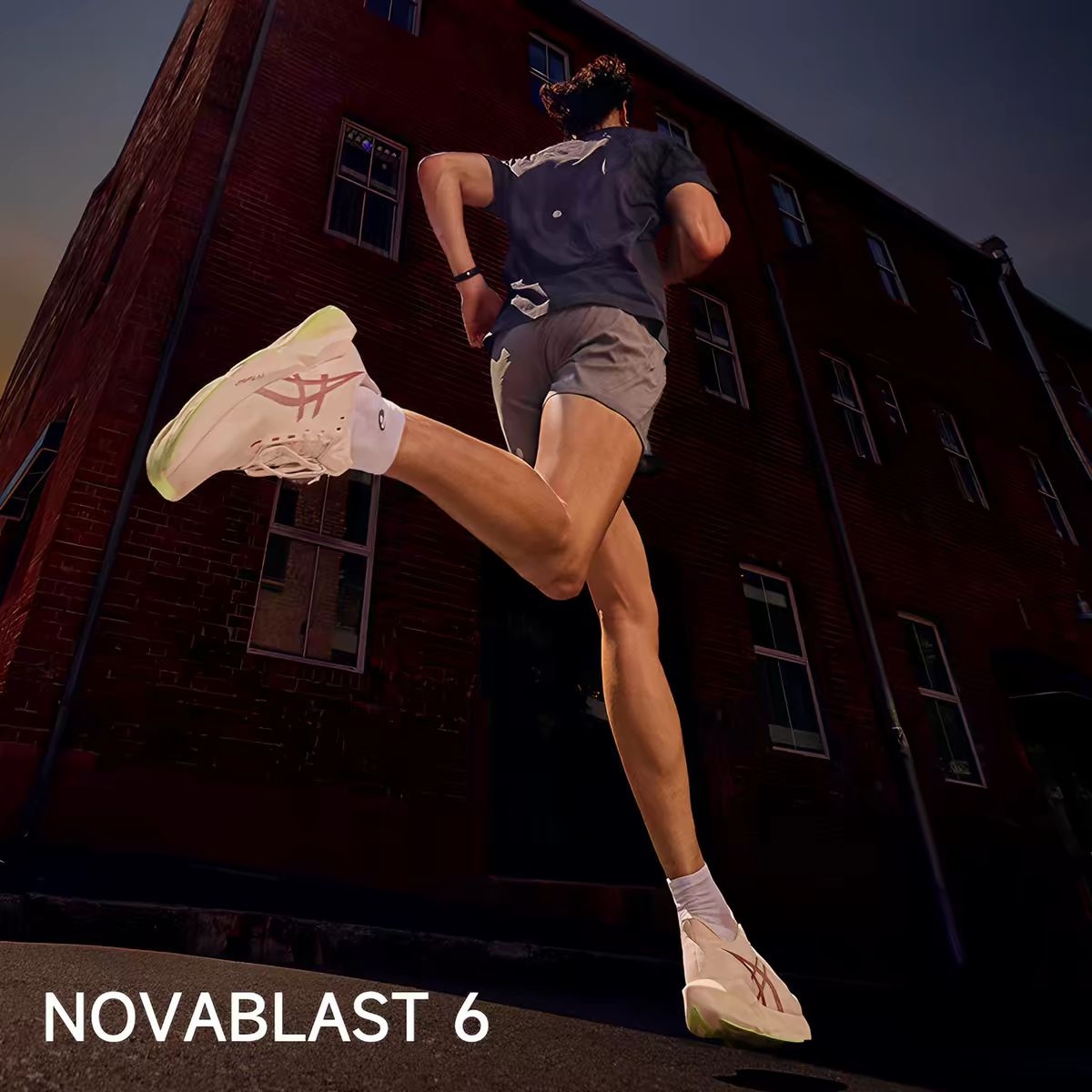  亚瑟士Novablast6｜温柔奶茶色跑鞋太绝✨​. 慢跑党冲！ASICS Novabl