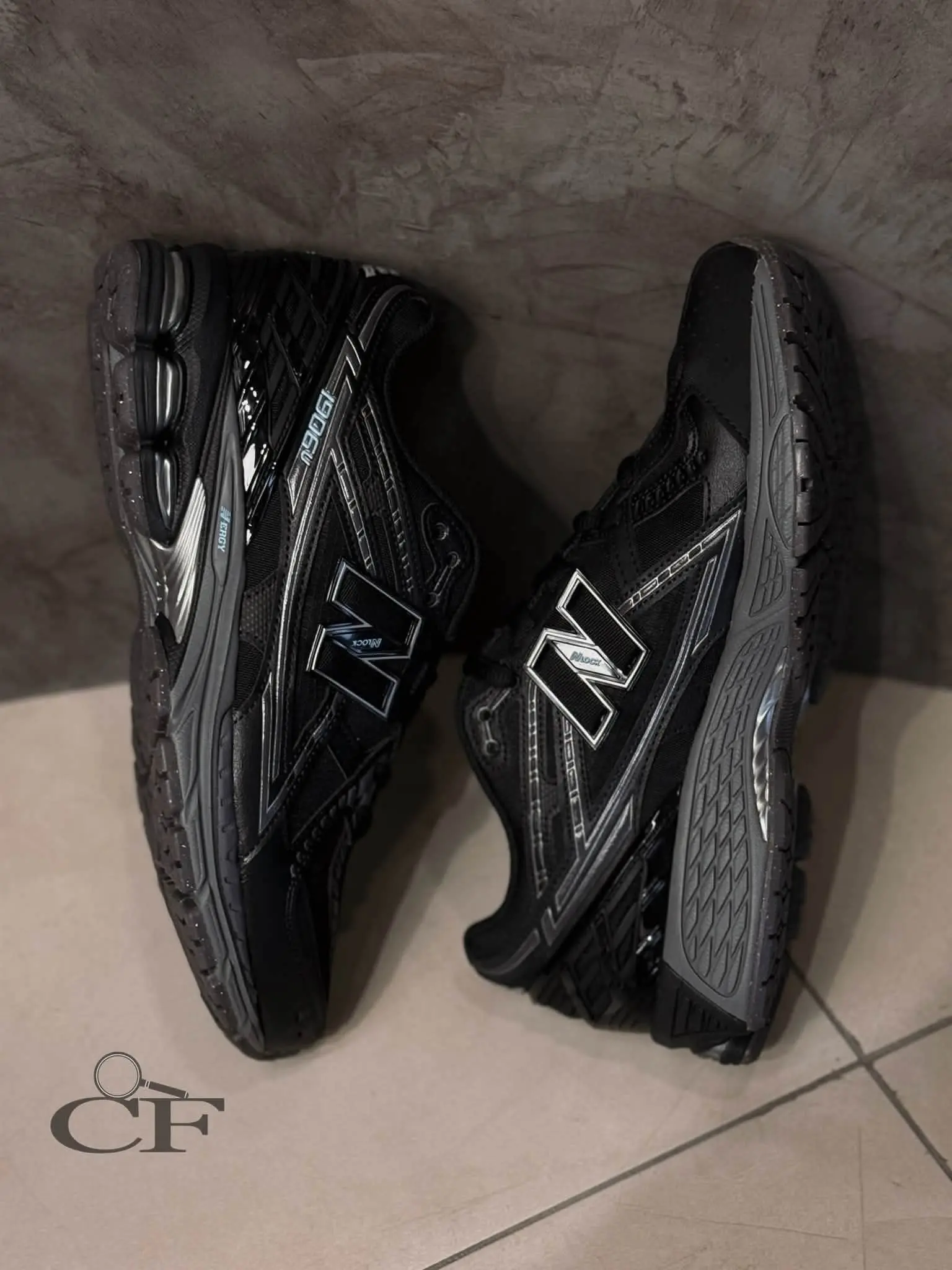 酷飒黑银质感!New Balance1906R,全黑机能复古男女同款慢跑鞋