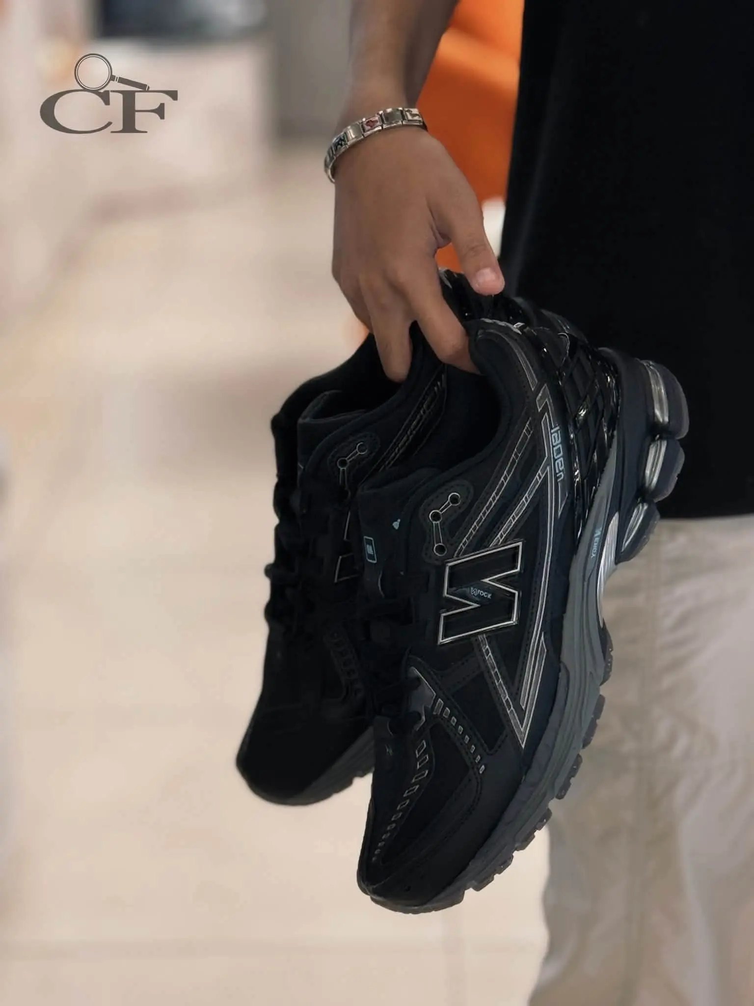 酷飒黑银质感!New Balance1906R,全黑机能复古男女同款慢跑鞋