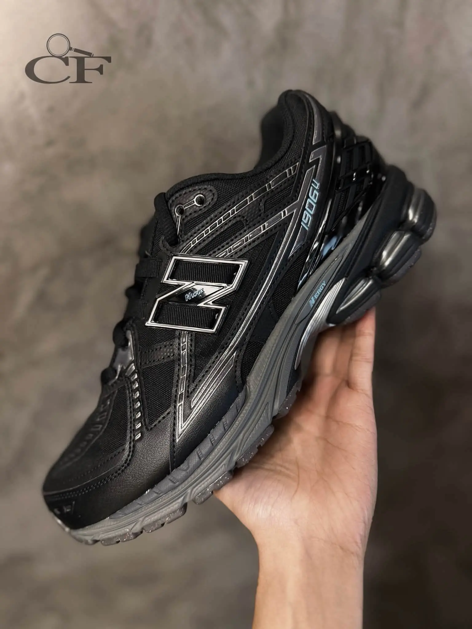 酷飒黑银质感!New Balance1906R,全黑机能复古男女同款慢跑鞋