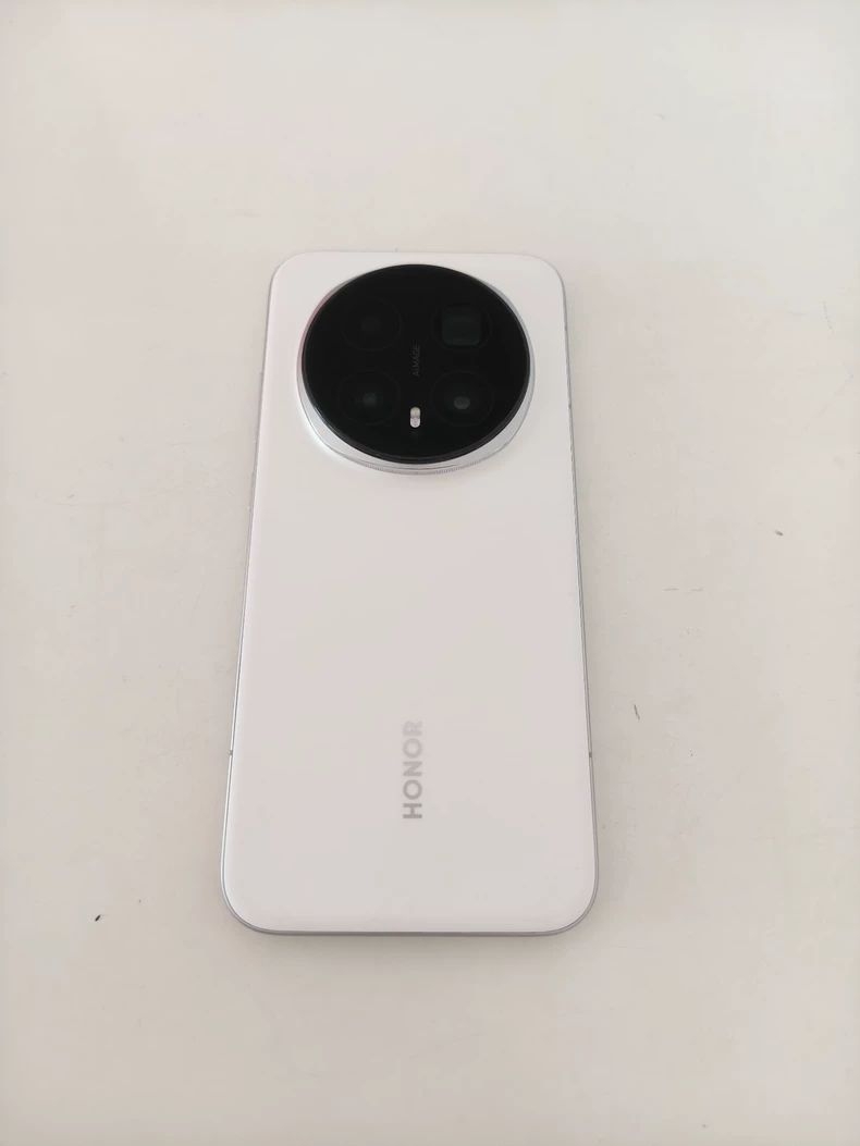 现在入手荣耀Magic8 Pro,直接省下一千块!2亿长焦,16+512GB