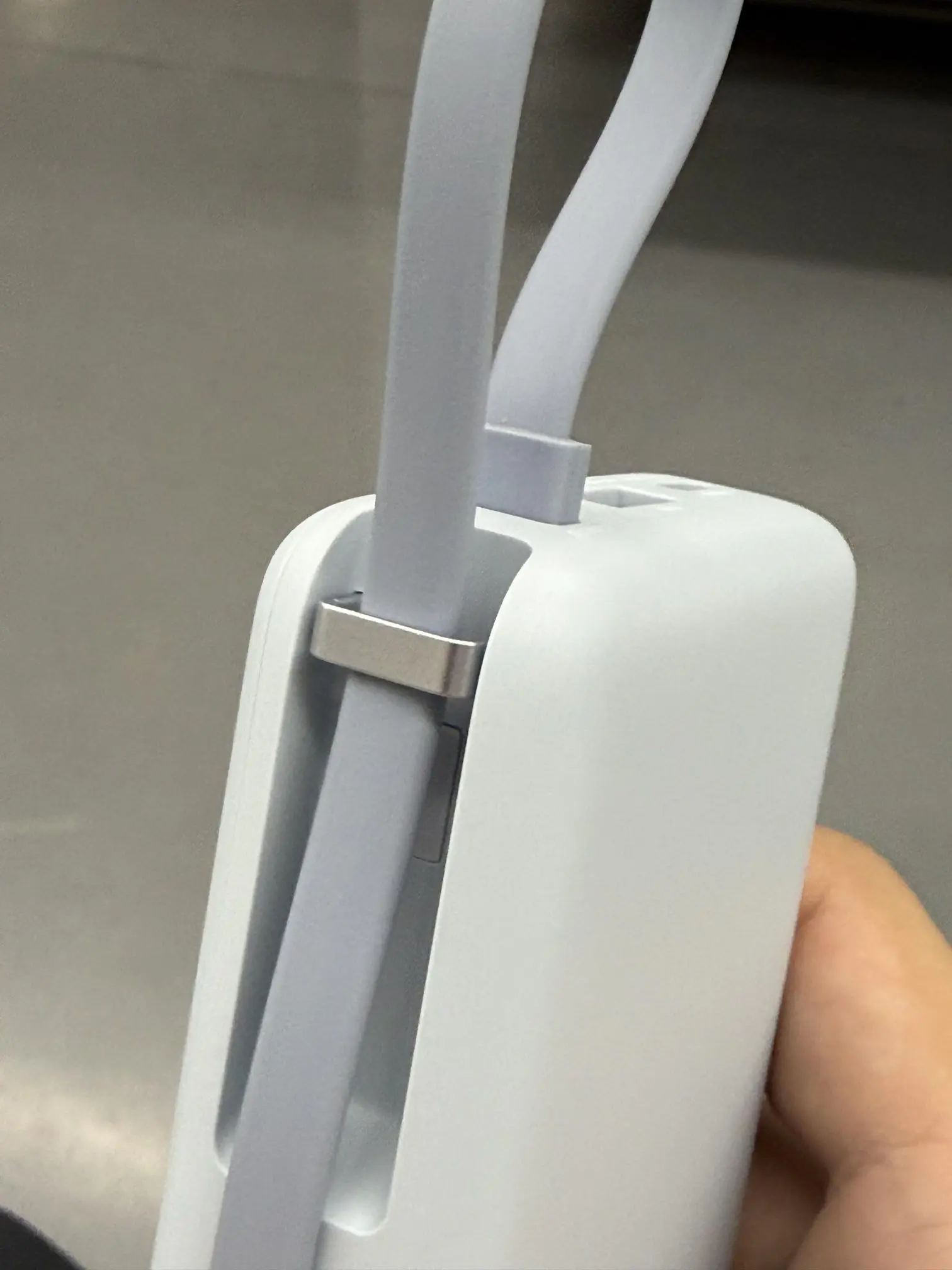 67W MAX自带线充电宝,轻薄便携,出门不用单独带充电线