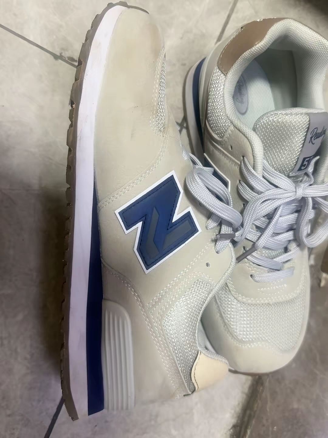 . 万年经典NB574!日常通勤百搭神鞋. 谁还没拥有这双复古灰蓝NB574