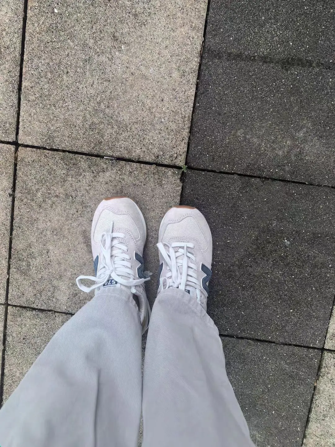 . 万年经典NB574!日常通勤百搭神鞋. 谁还没拥有这双复古灰蓝NB574