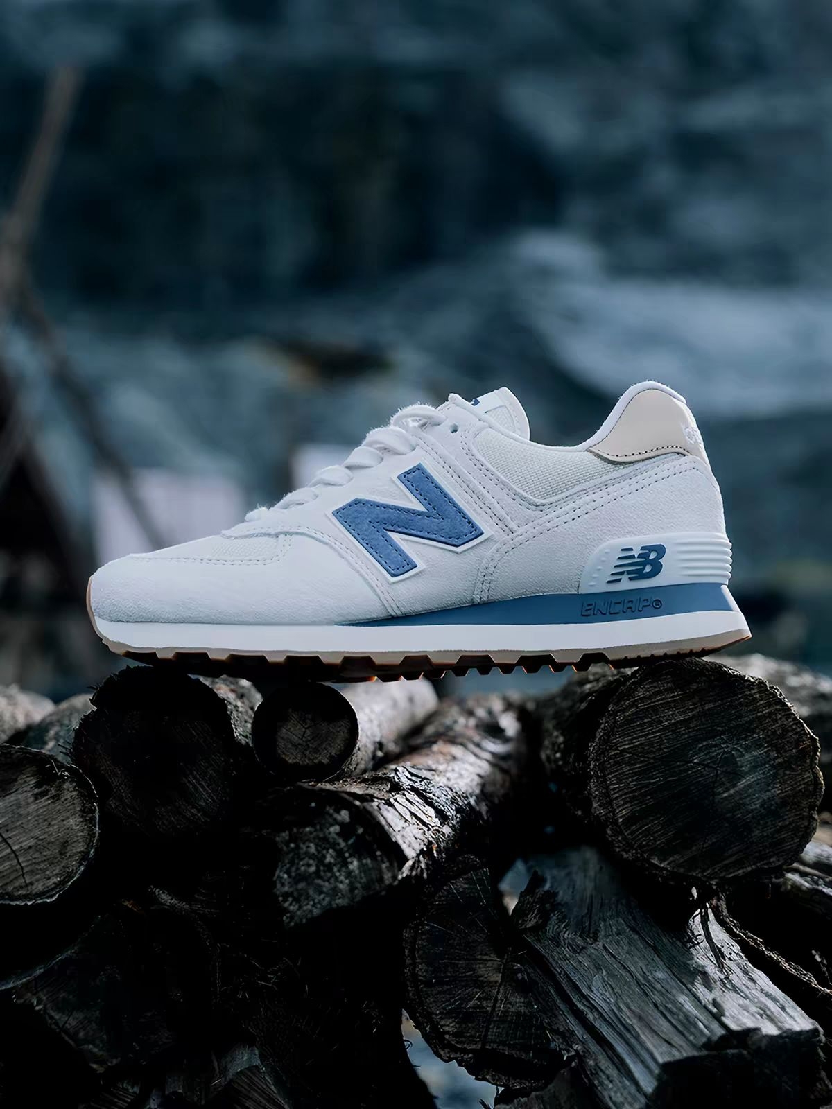 . 万年经典NB574!日常通勤百搭神鞋. 谁还没拥有这双复古灰蓝NB574