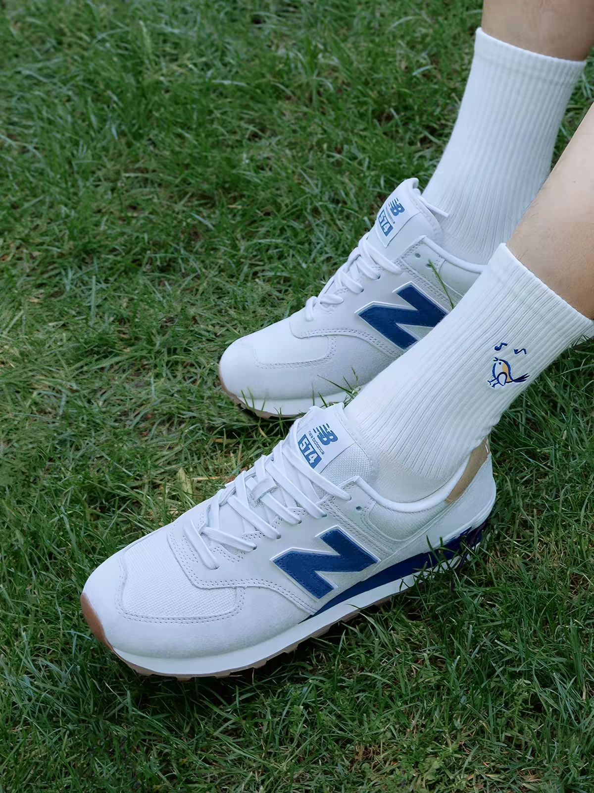 . 万年经典NB574!日常通勤百搭神鞋. 谁还没拥有这双复古灰蓝NB574