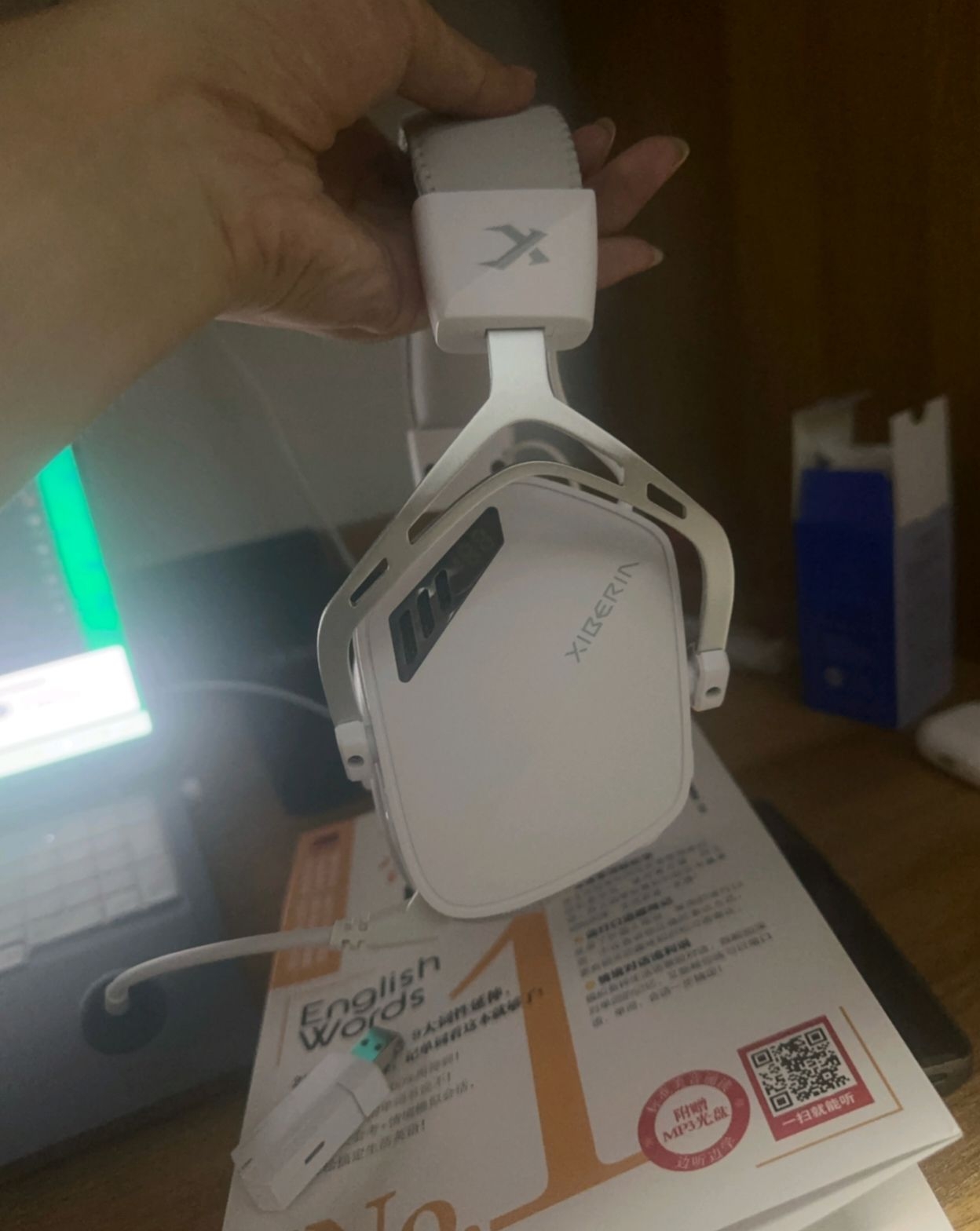 快递送货上门非常好，且物品没有任何碰撞和