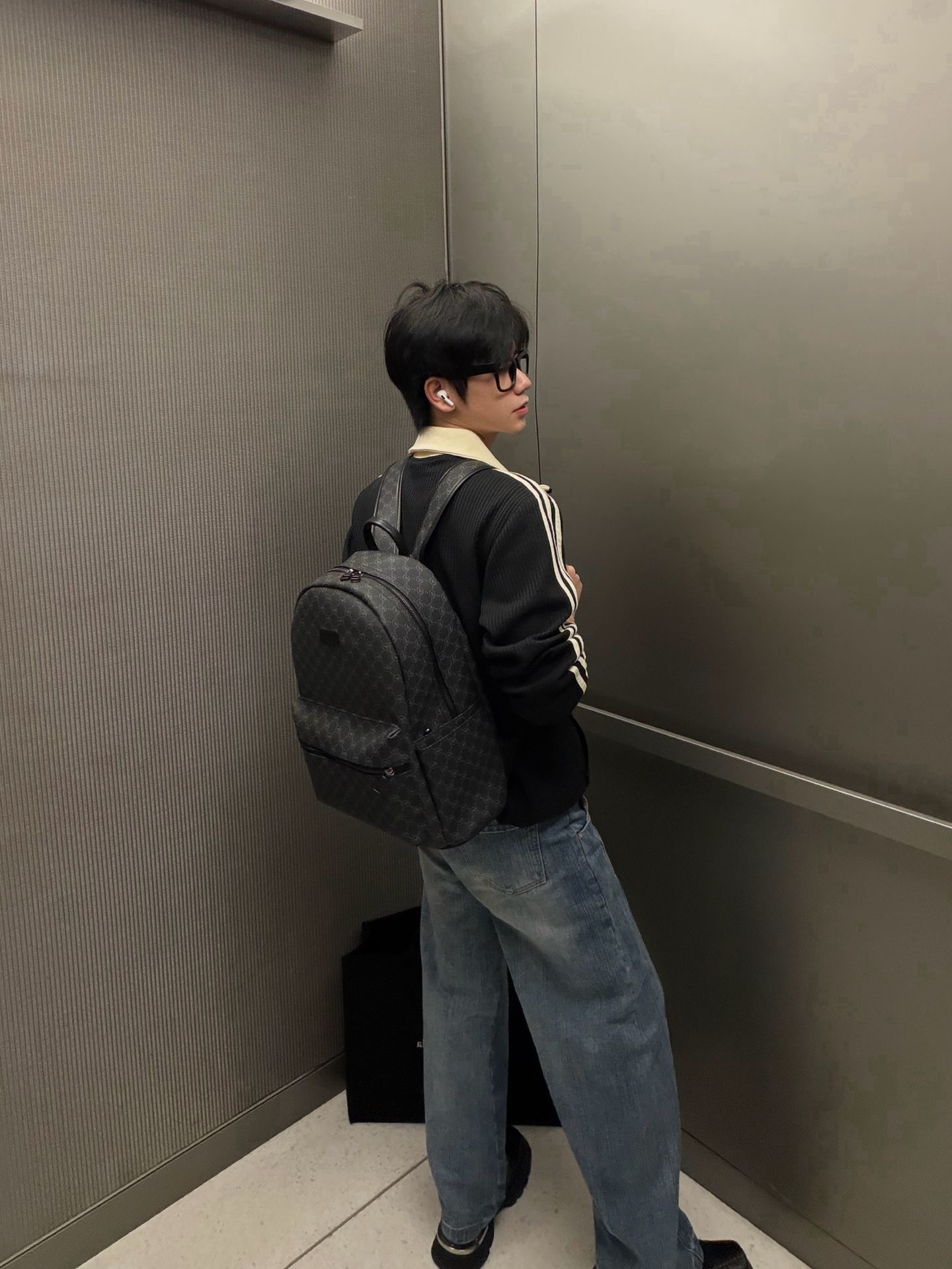 韩系的味道我懂这款满印黑双肩包真的太有韩系内味儿了!
