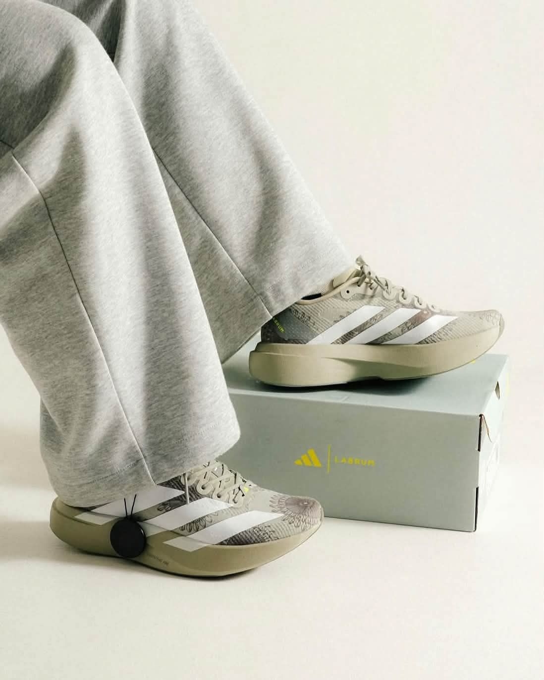 Adidas Adizero EVO SL 浅卡其编织 轻量化竞速跑鞋