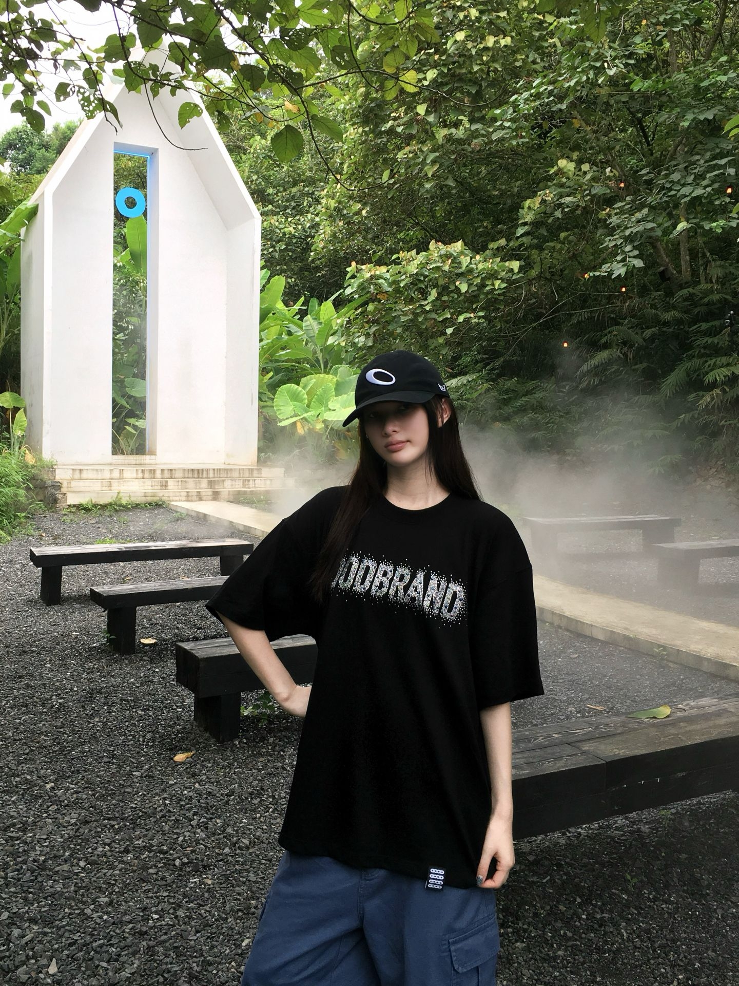 出游look | 闪钻黑T潮流酷炫