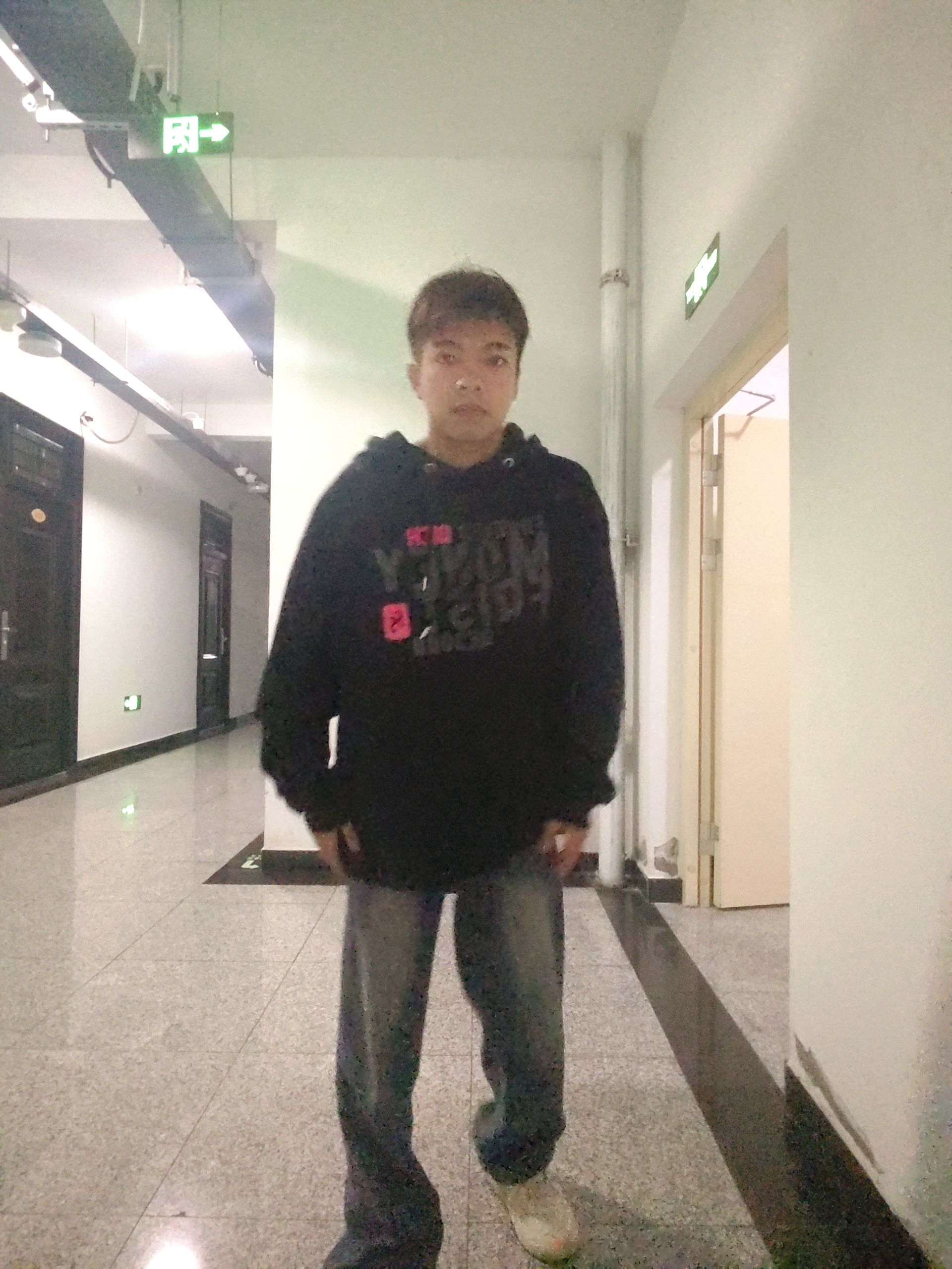 男生校园松弛穿搭|复古卫衣很有氛围感