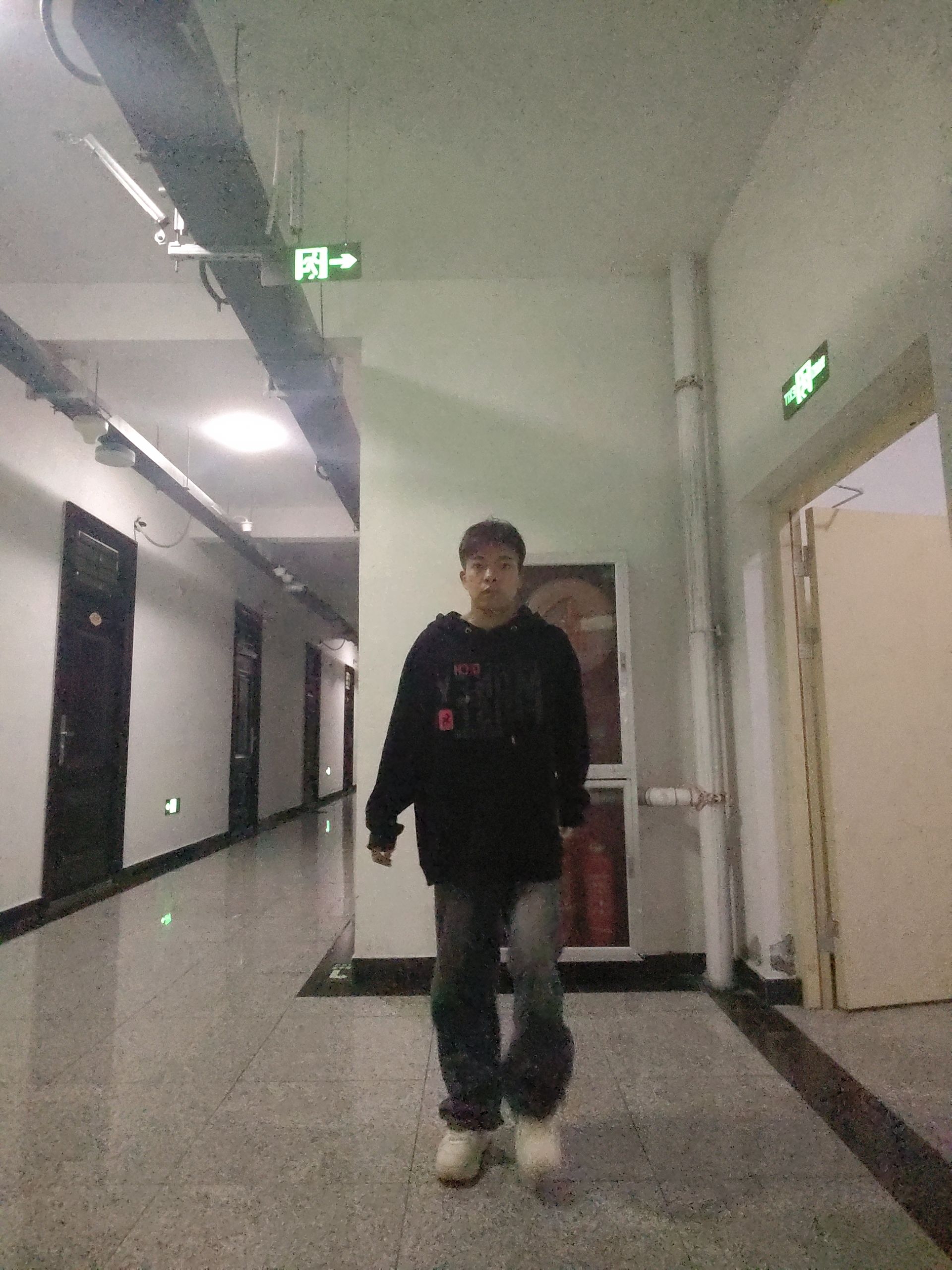 男生校园松弛穿搭|复古卫衣很有氛围感