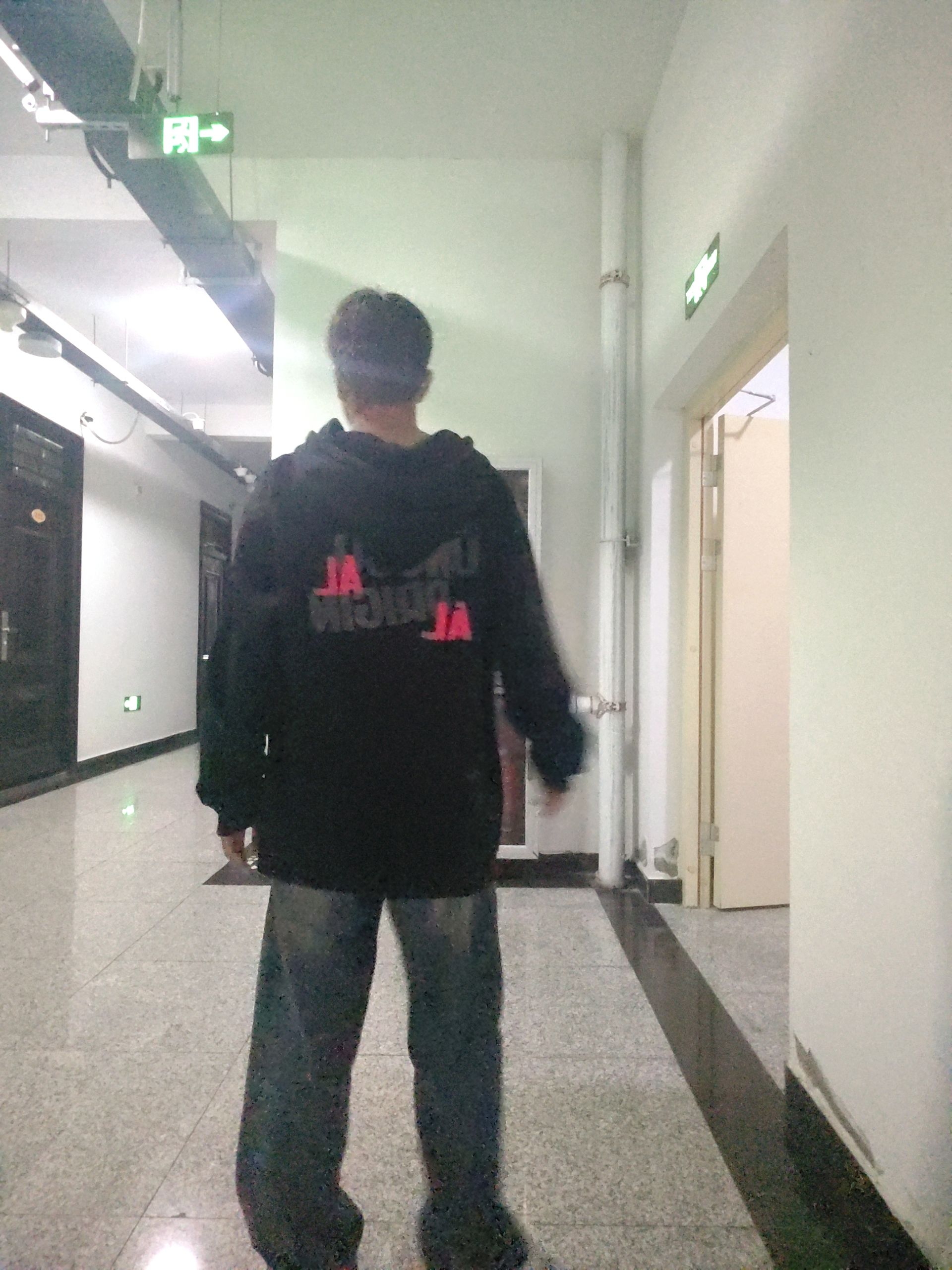 男生校园松弛穿搭|复古卫衣很有氛围感
