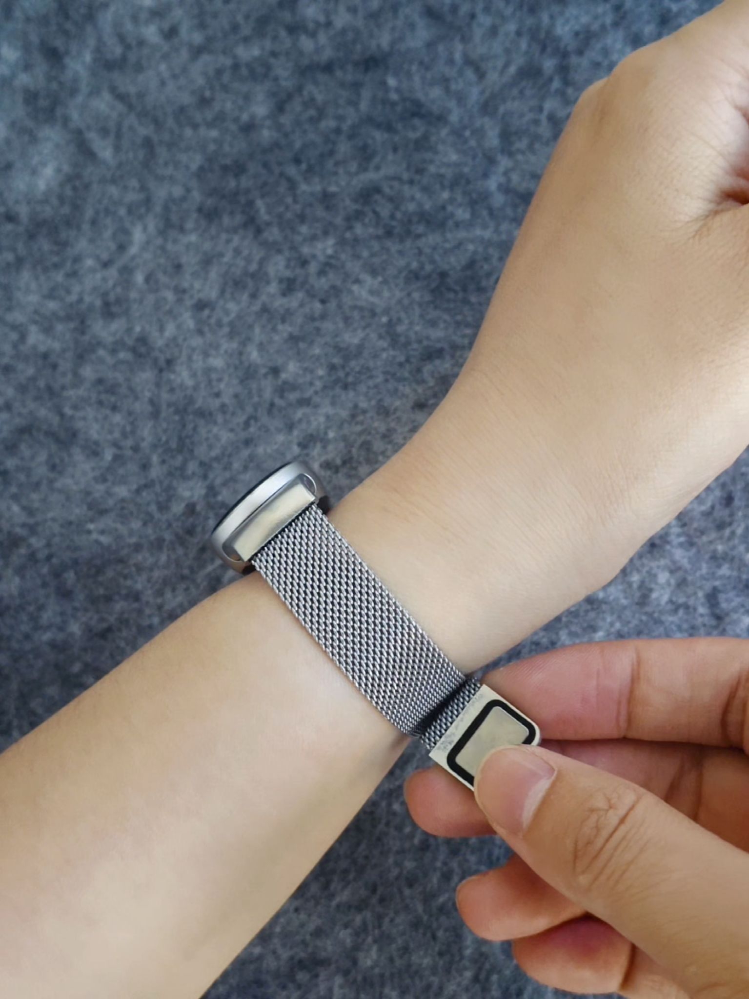 给我滴小米手环换一个「商务风表带」⌚