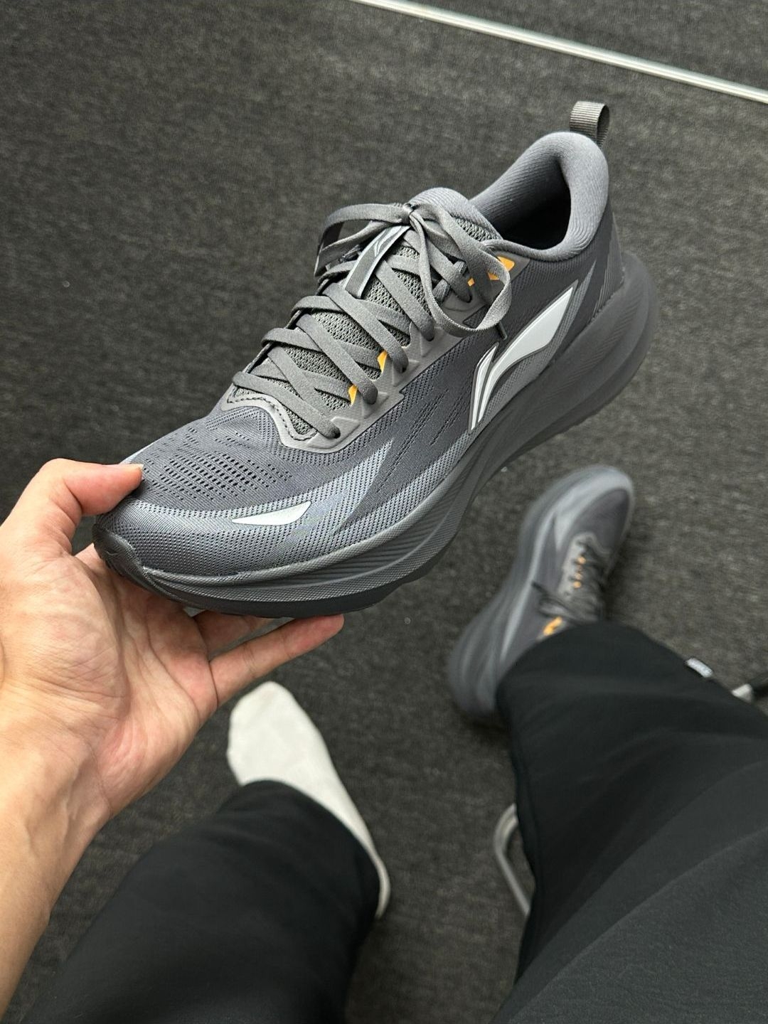 李宁吾跃4V2上脚实测,体考通勤两用真的靠谱吗?