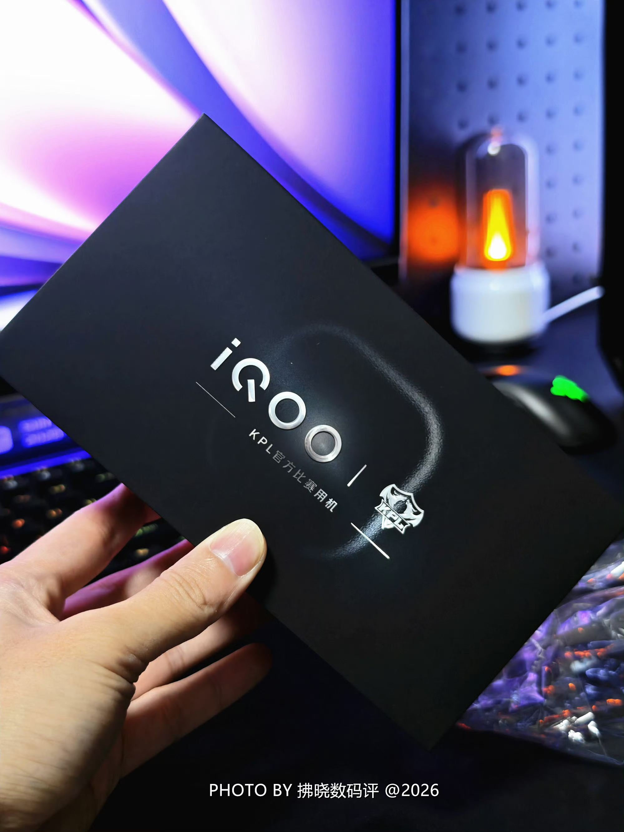 iQOO 16开箱随手拍,我酷白色系列手机+1。
