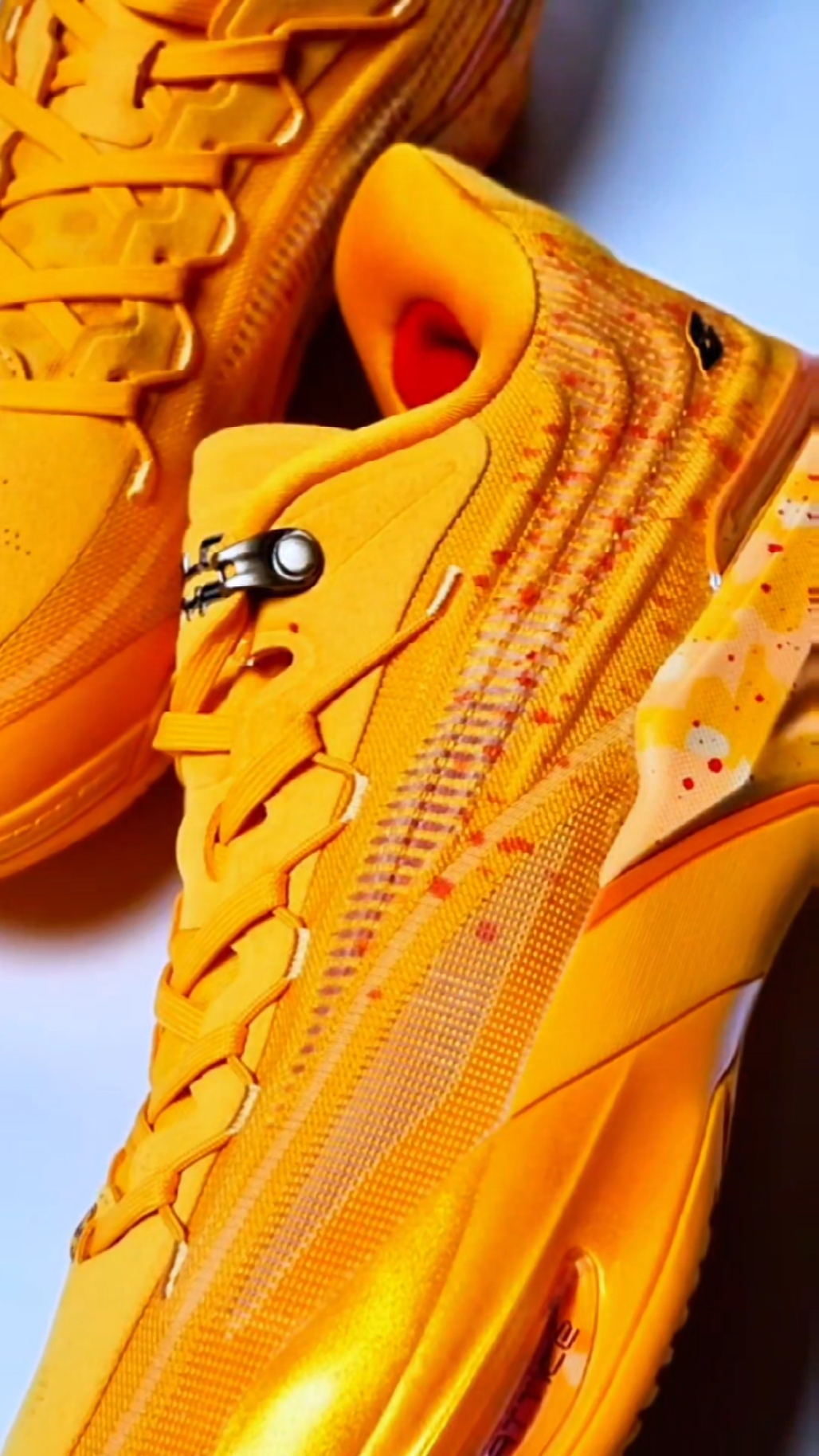 识货一周上脚秀｜ANTA SNEAKERVERSE × STA Eclosion Type 2 黄血