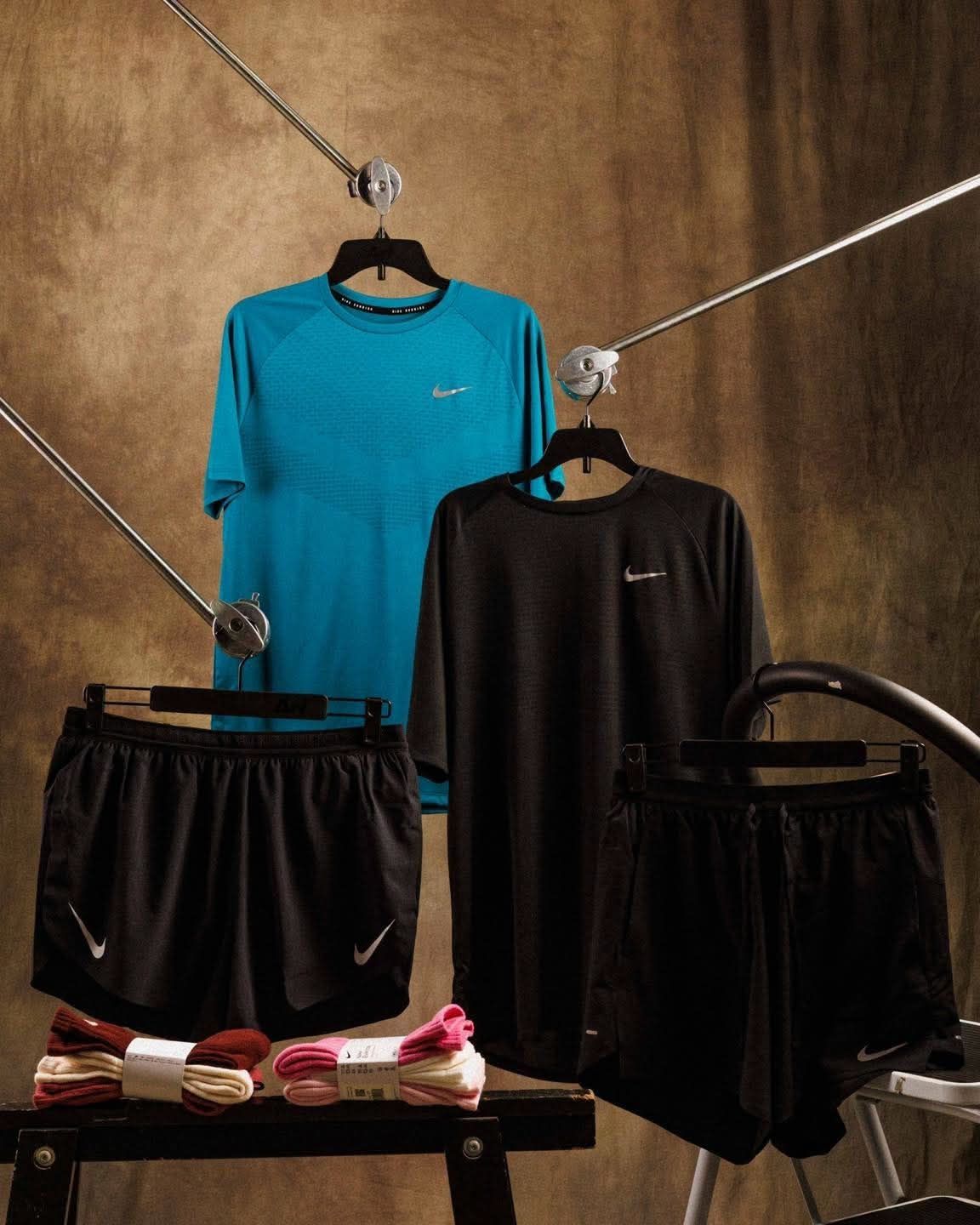 Nike 速干跑步套装，夏日训练透气运动服