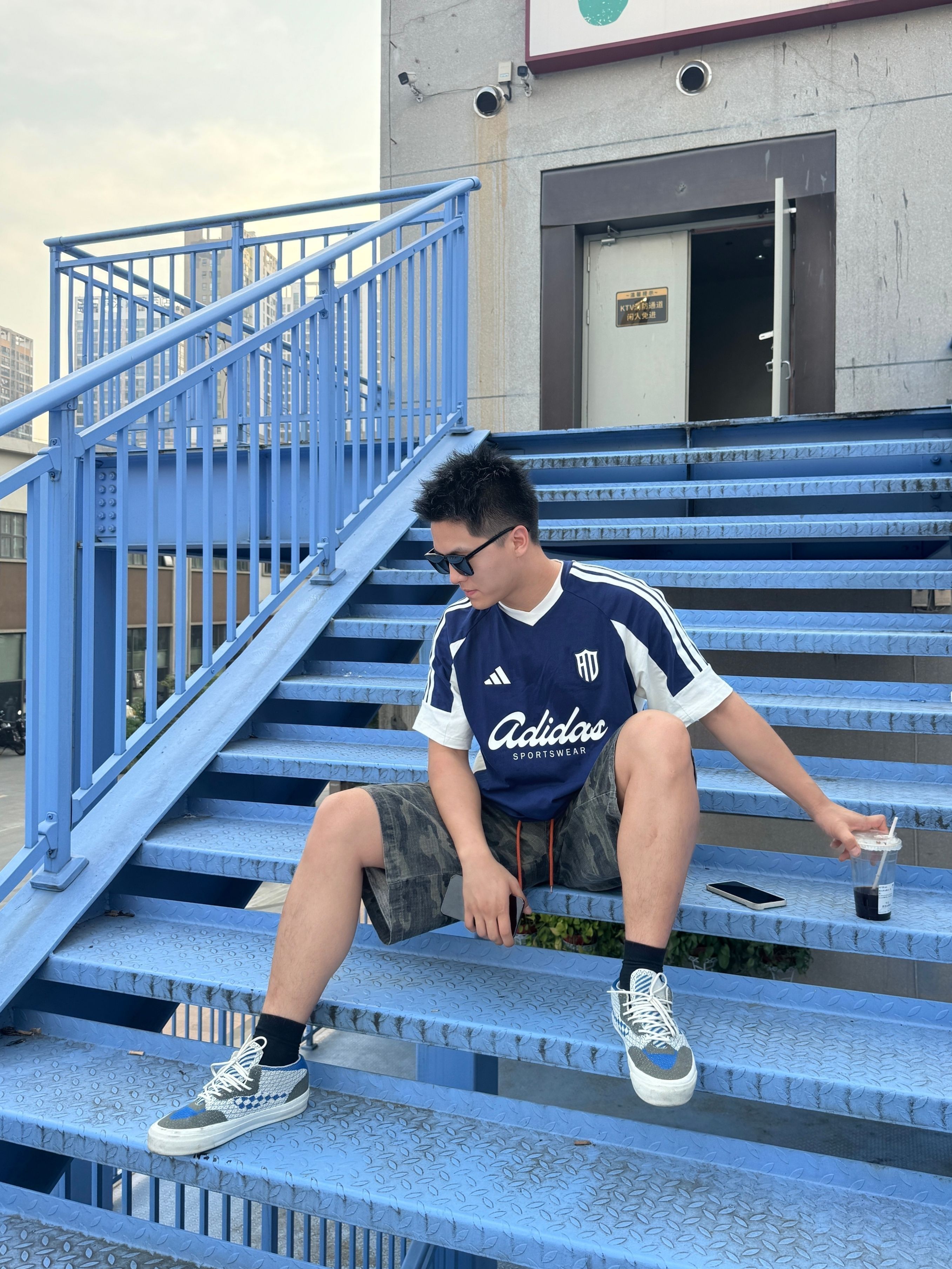 ✨阿迪蓝白短袖+迷彩七分裤太出片啦