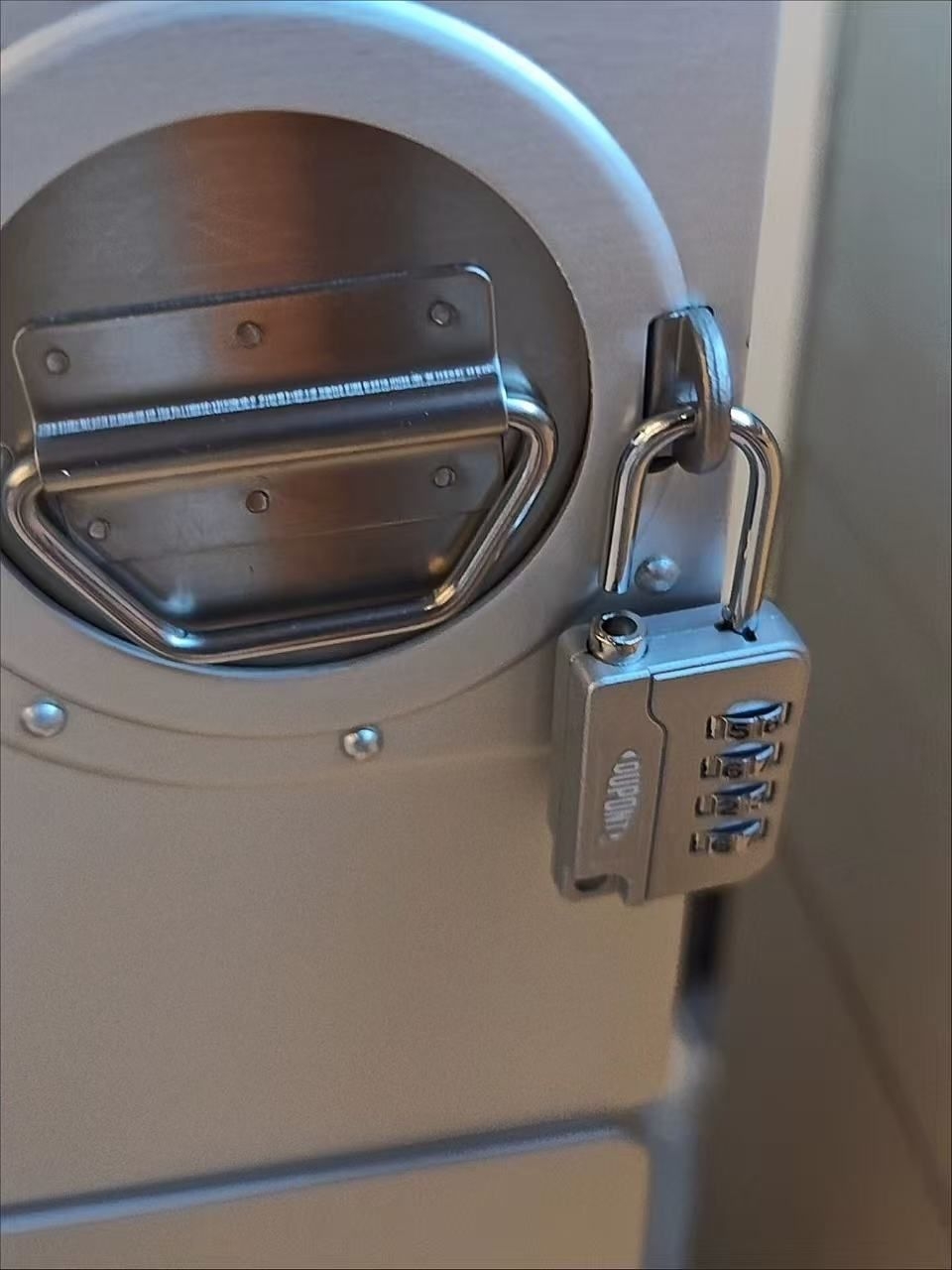 书包柜子抽屉都能用,一把锁解决多处需求