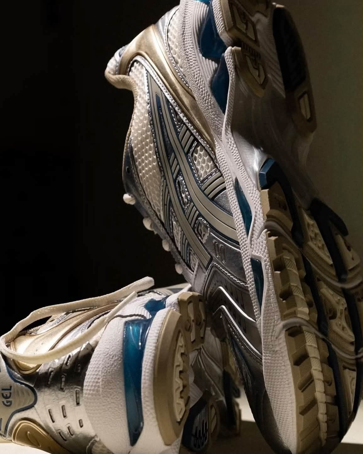 贵气复古顶配!ASICS Kayano14银金蓝静物细节鉴赏