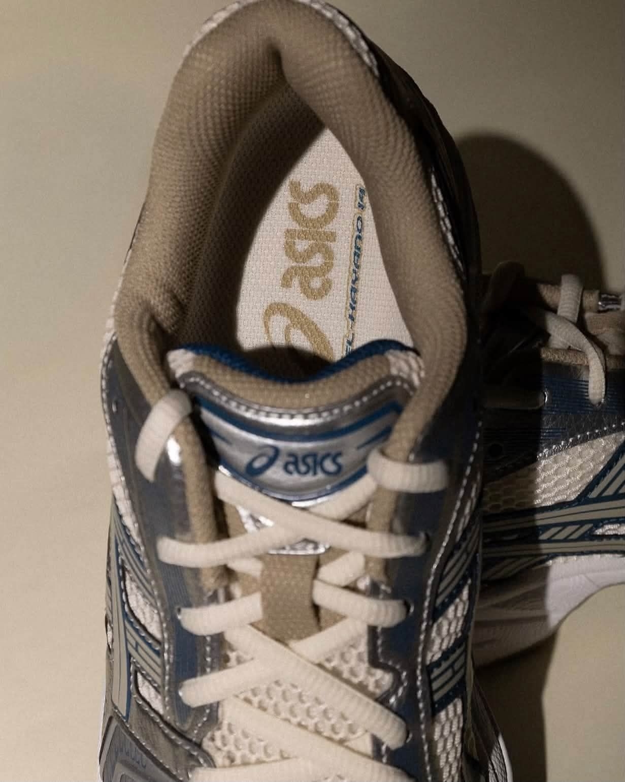 贵气复古顶配!ASICS Kayano14银金蓝静物细节鉴赏