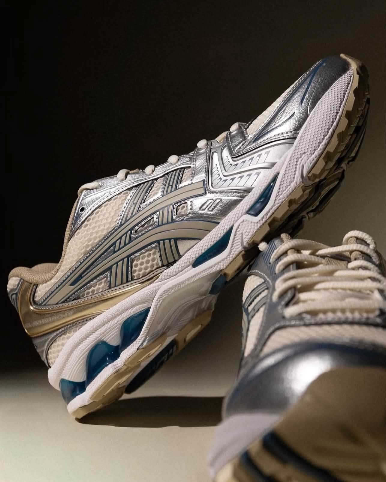 贵气复古顶配!ASICS Kayano14银金蓝静物细节鉴赏