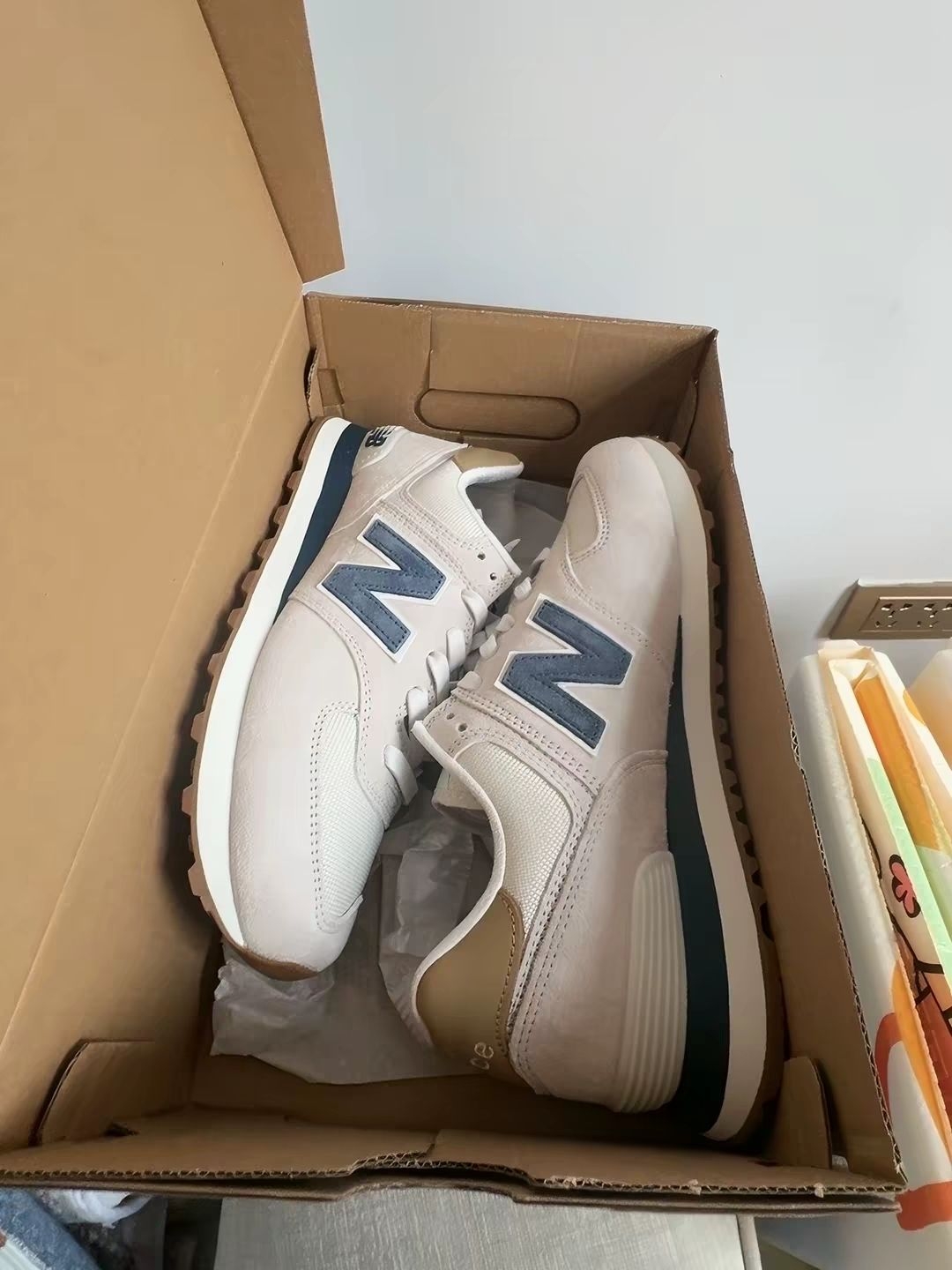 永不过时复古跑鞋｜New Balance574，搭配牛仔裤绝了