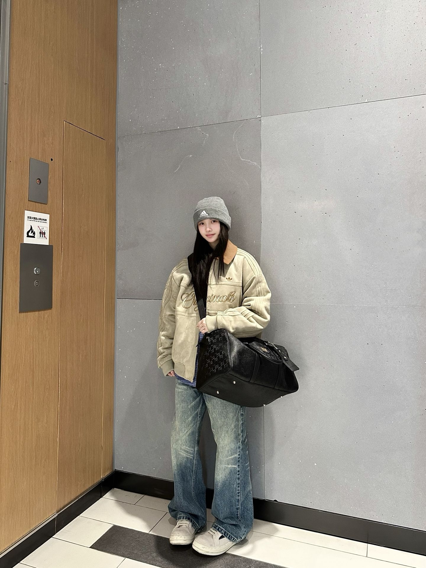 美式工装出行的点睛大包