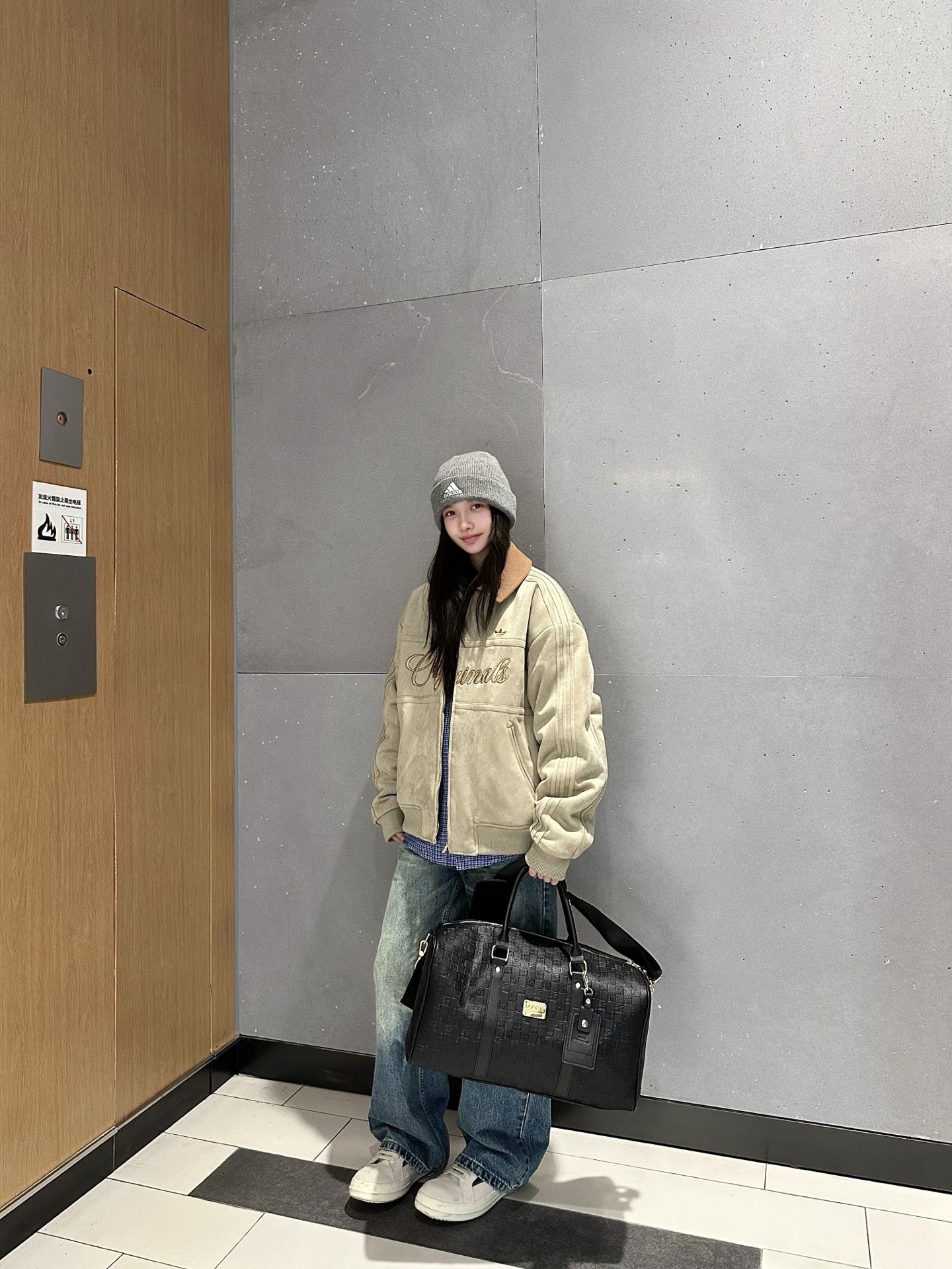 美式工装出行的点睛大包