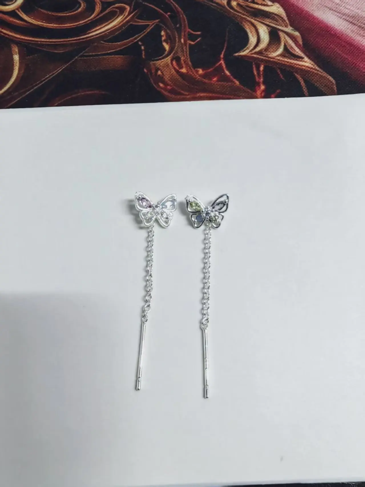 戴了一个月没撞过款,这对蝴蝶耳线太小众了🦋