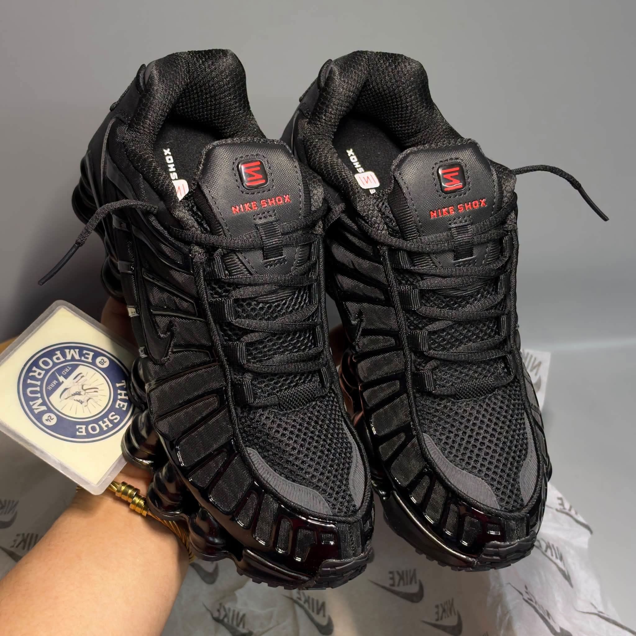Y2K复古天花板｜耐克Shox TL黑武士配色完整盘点